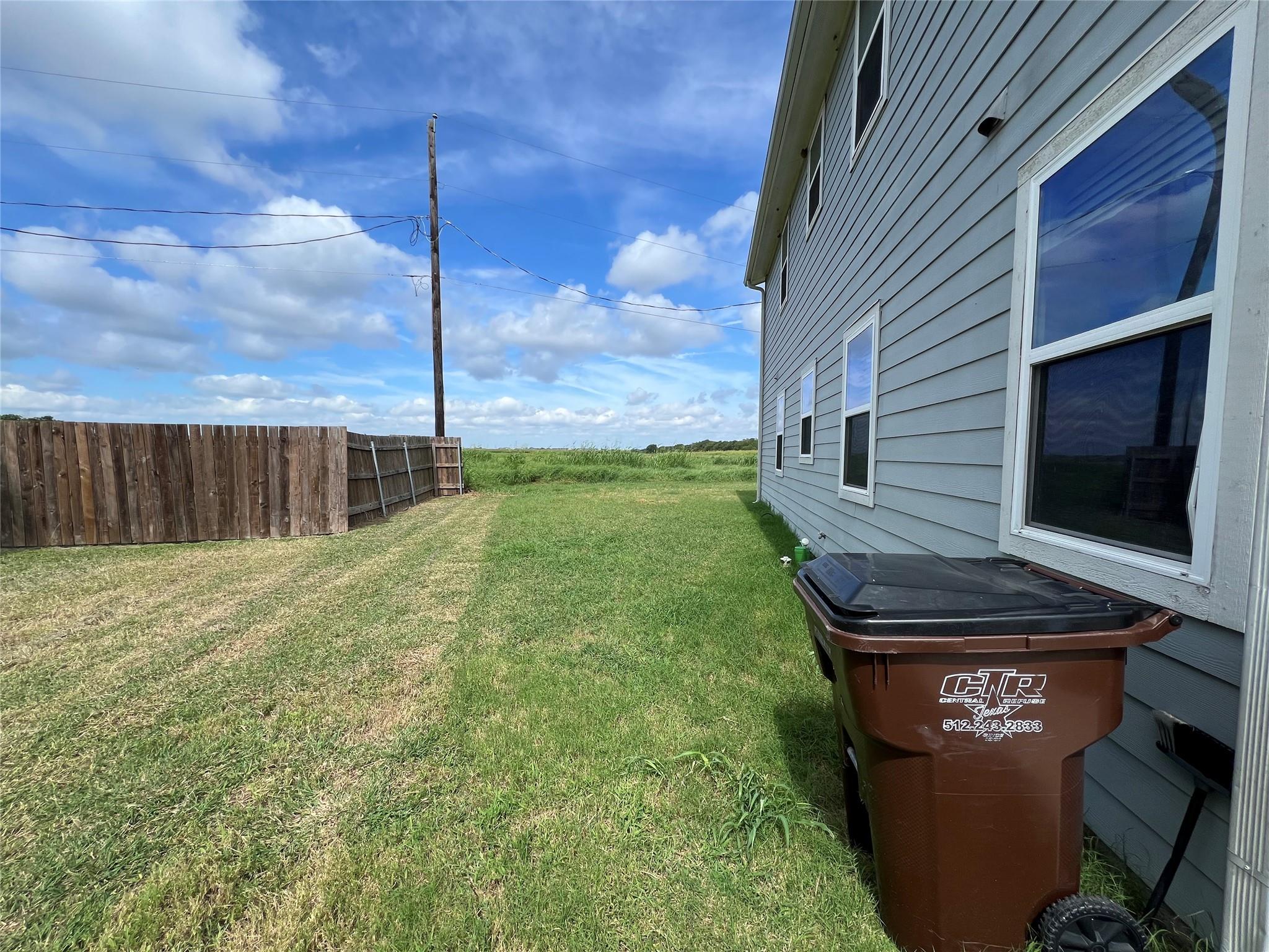 805 Hallie Cv, Lockhart, TX 78644
