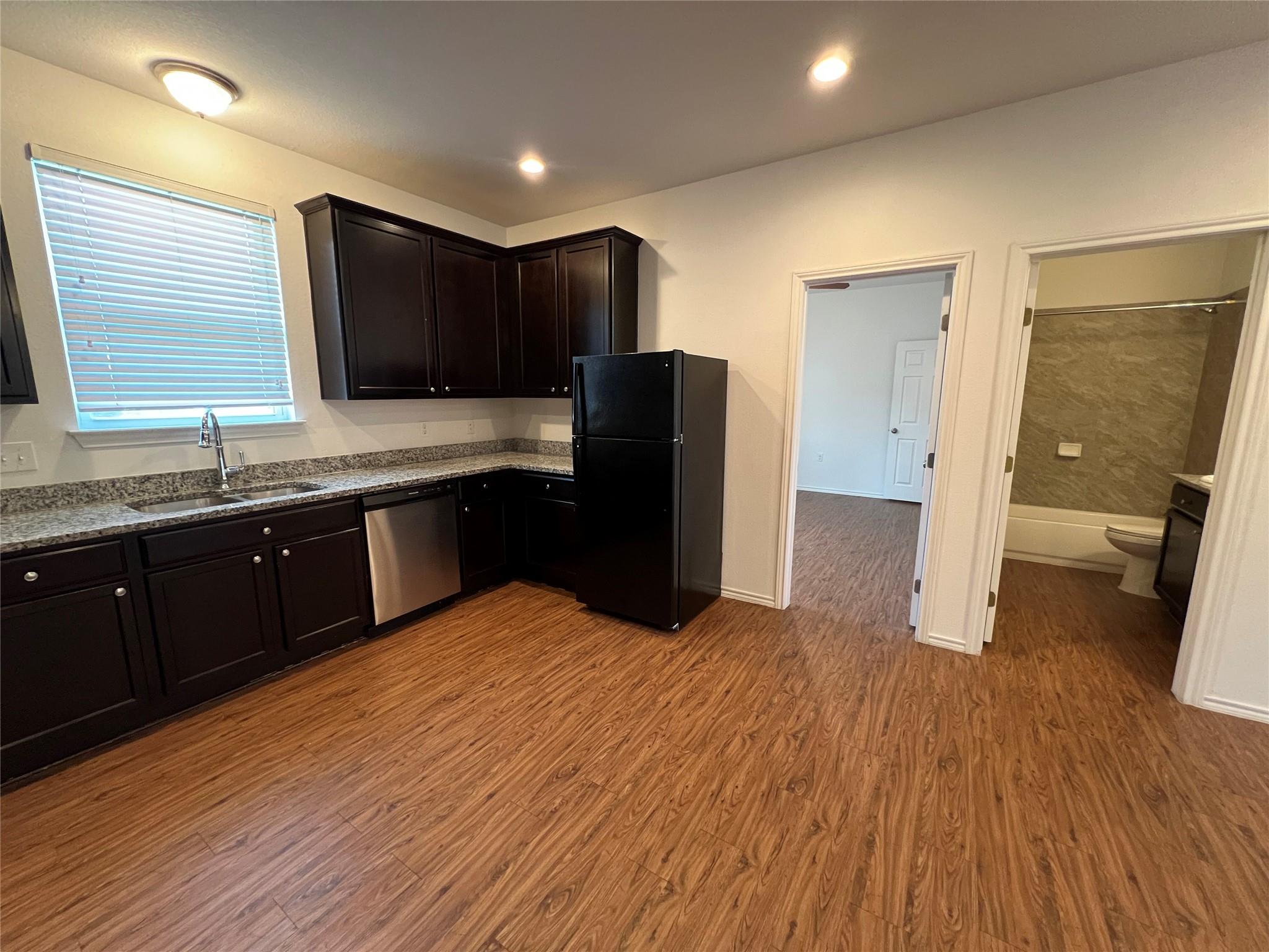 805 Hallie Cv, Lockhart, TX 78644