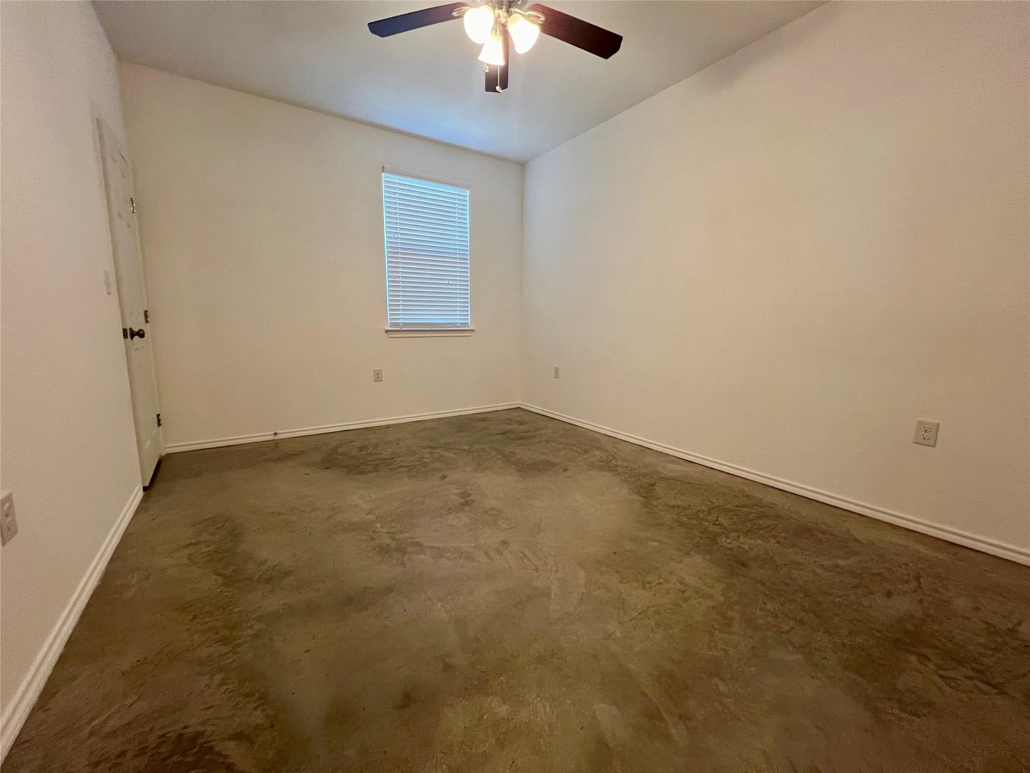 805 Hallie Cv, Lockhart, TX 78644