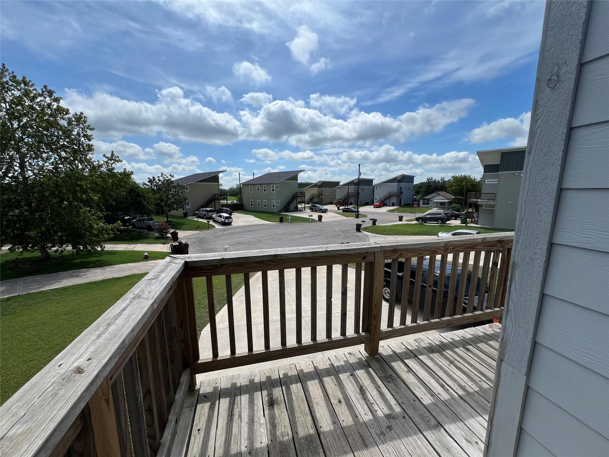 805 Hallie Cv, Lockhart, TX 78644