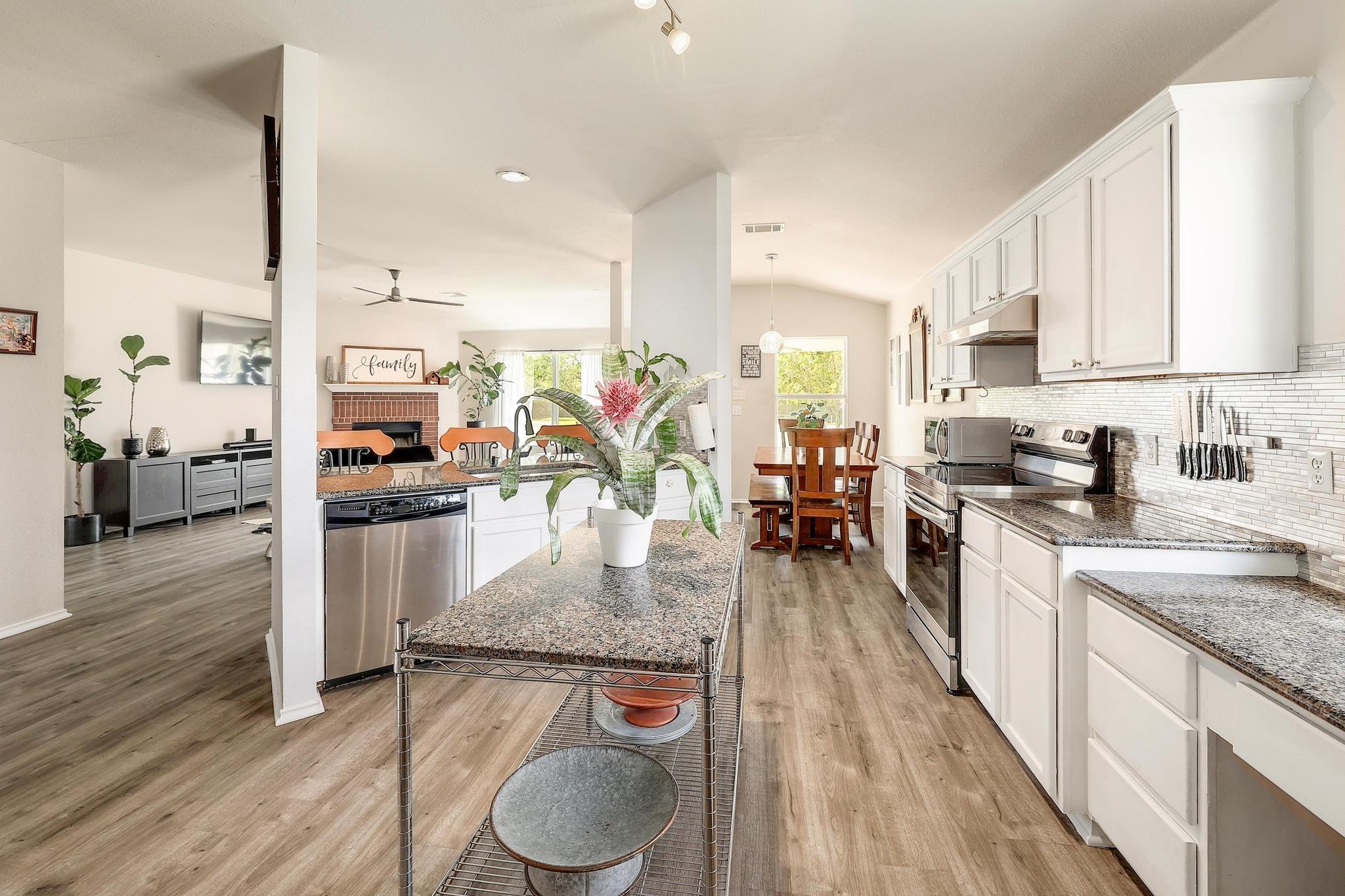 167 Billingsley Hts, Cedar Creek, TX 78612