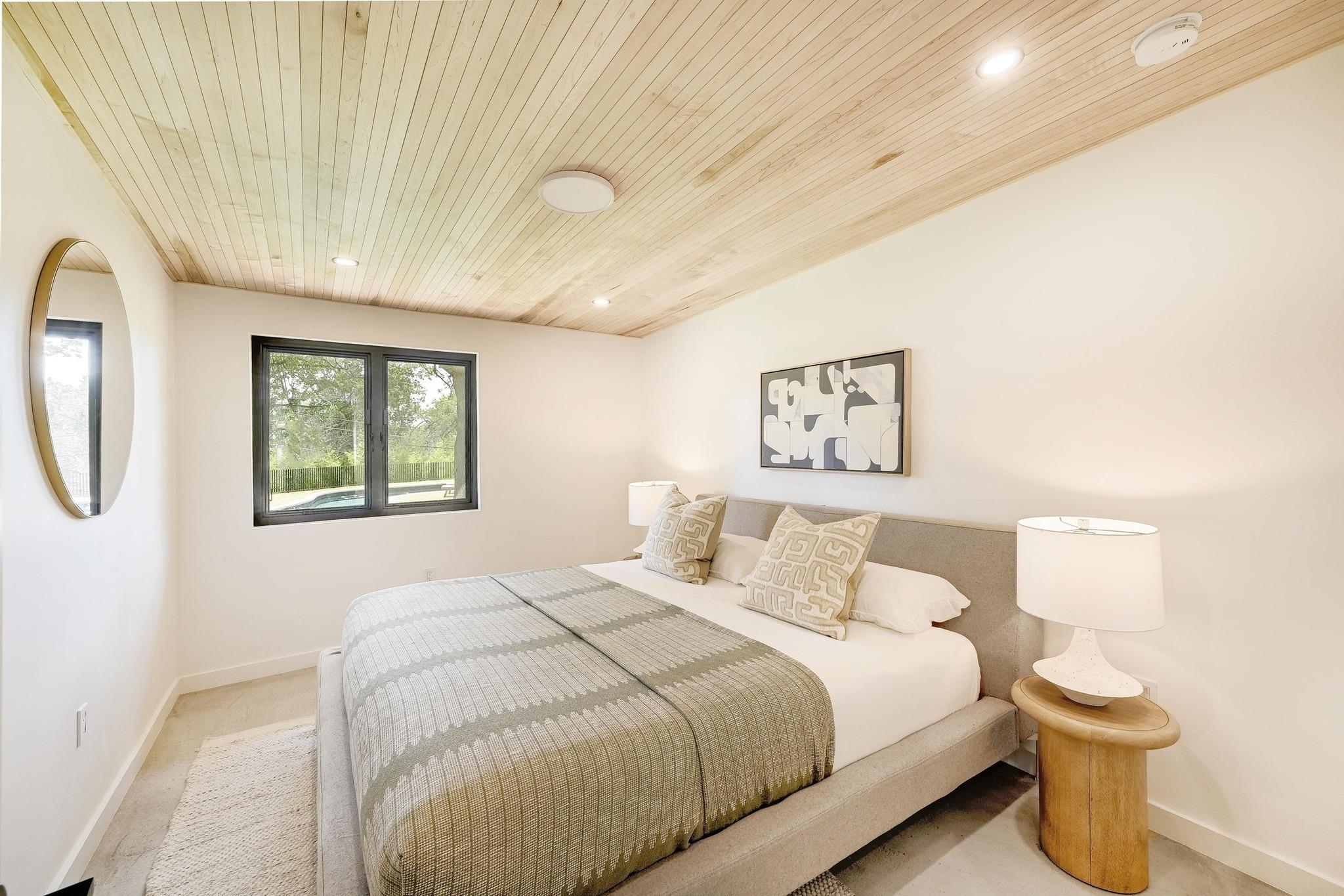 100 Redbud Trl, West Lake Hills, TX 78746