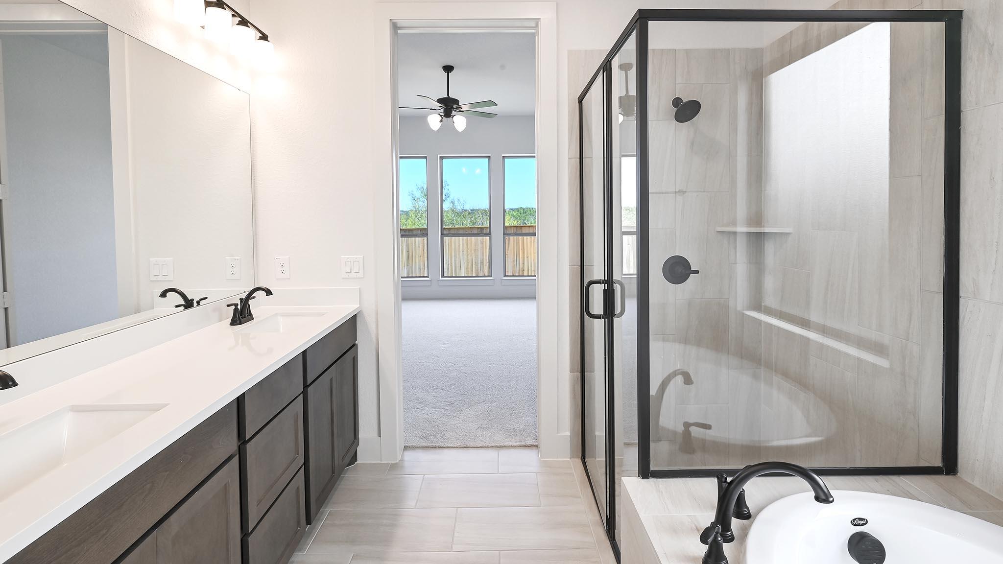 580 Bay Breeze Dr, Kyle, TX 78640