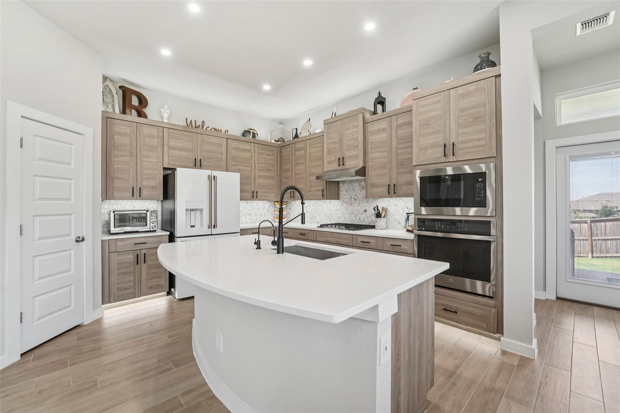 1108 Sweetspire St, Leander, TX 78641