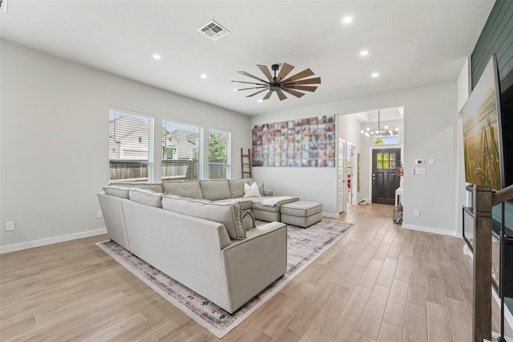 1108 Sweetspire St, Leander, TX 78641