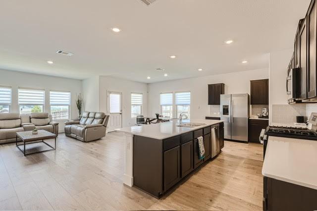 1025 Bluewood Bnd, Leander, TX 78641