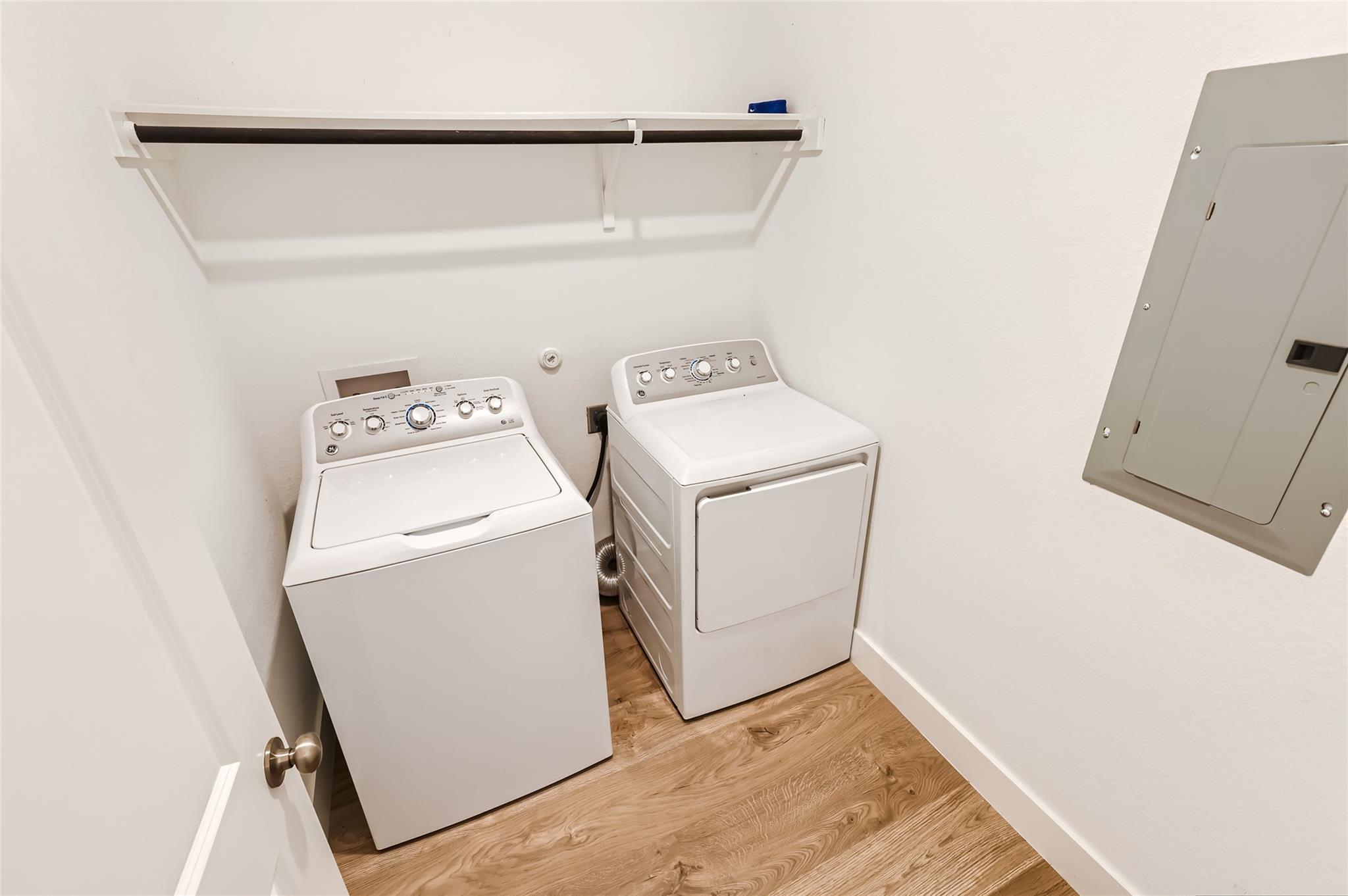 1025 Bluewood Bnd, Leander, TX 78641