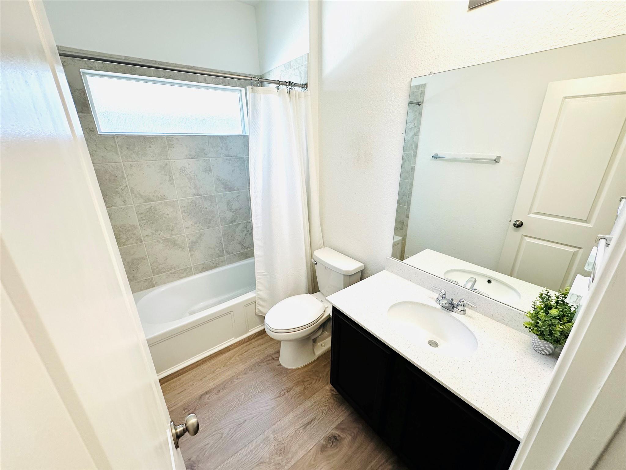 1025 Bluewood Bnd, Leander, TX 78641