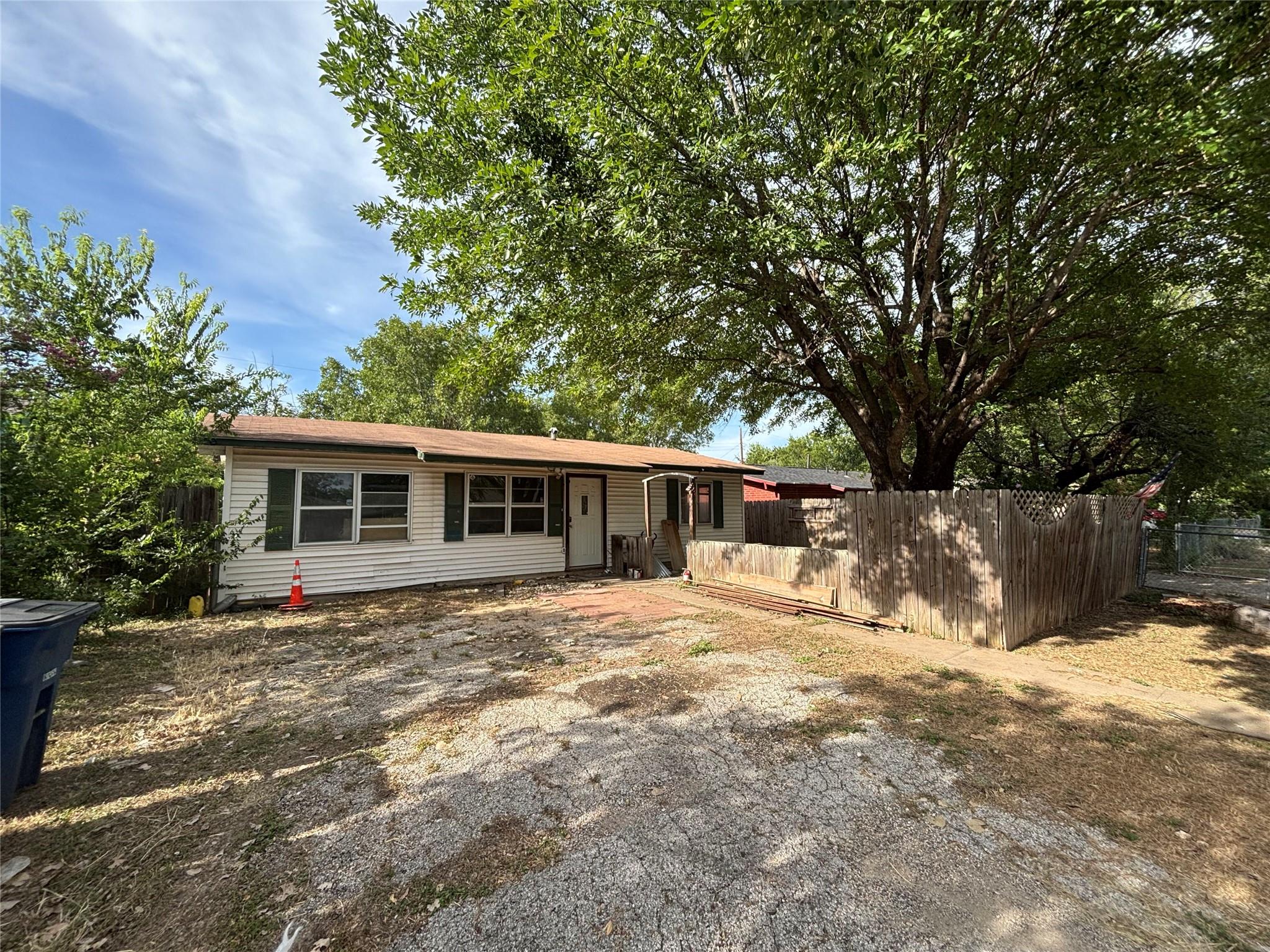 6706 Cruz St, Austin, TX 78741
