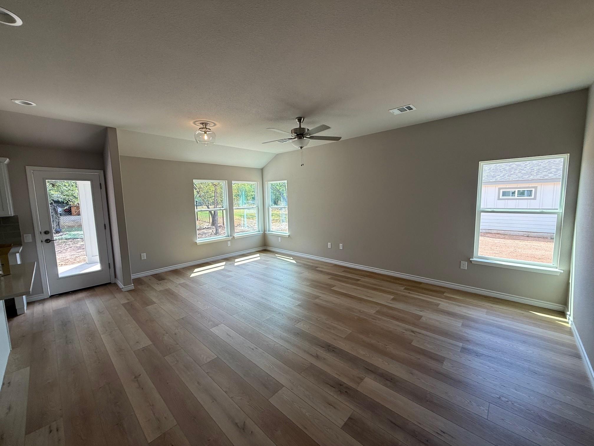 1233 Northcrest Dr, Granite Shoals, TX 78654