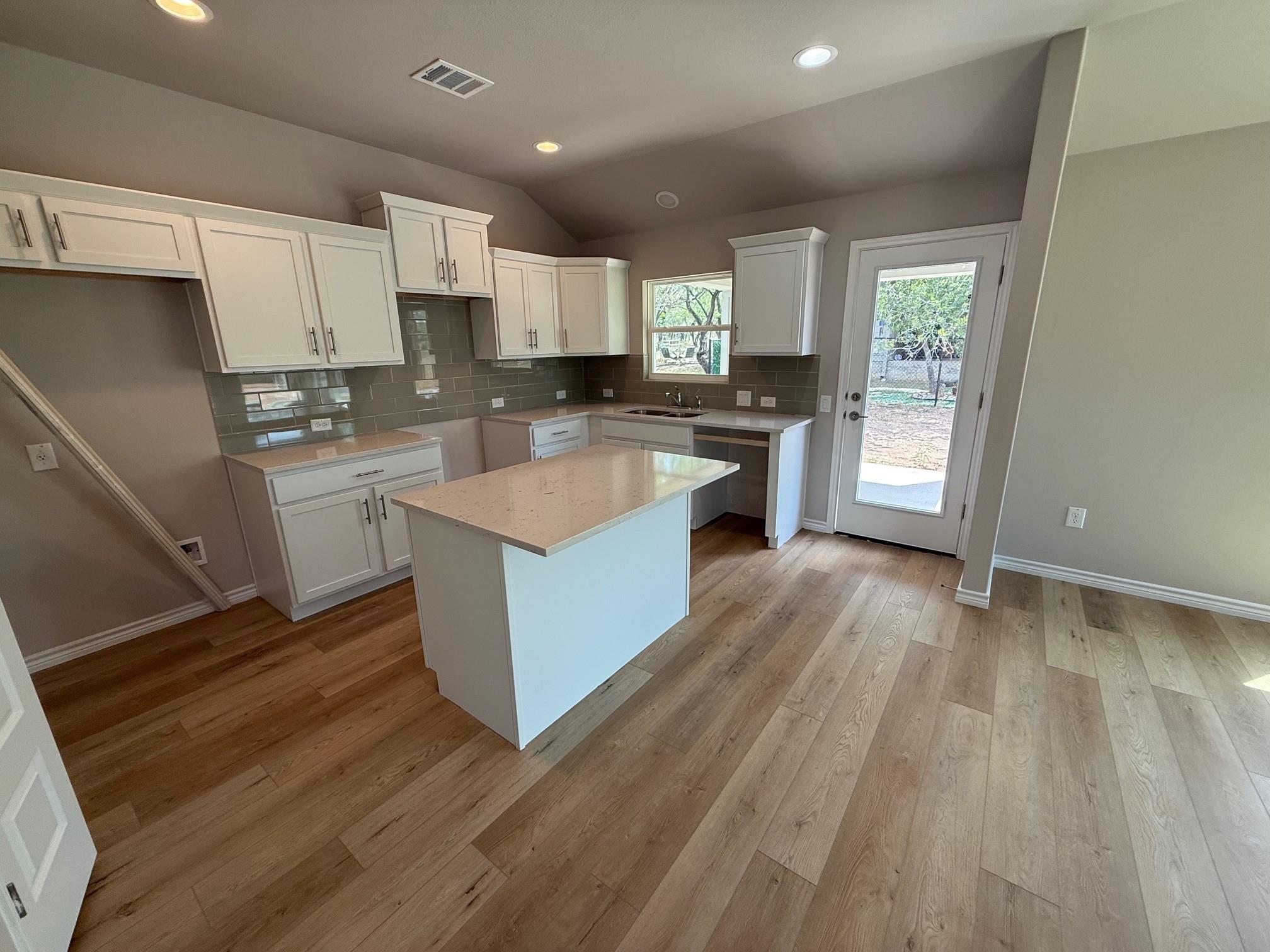 1233 Northcrest Dr, Granite Shoals, TX 78654