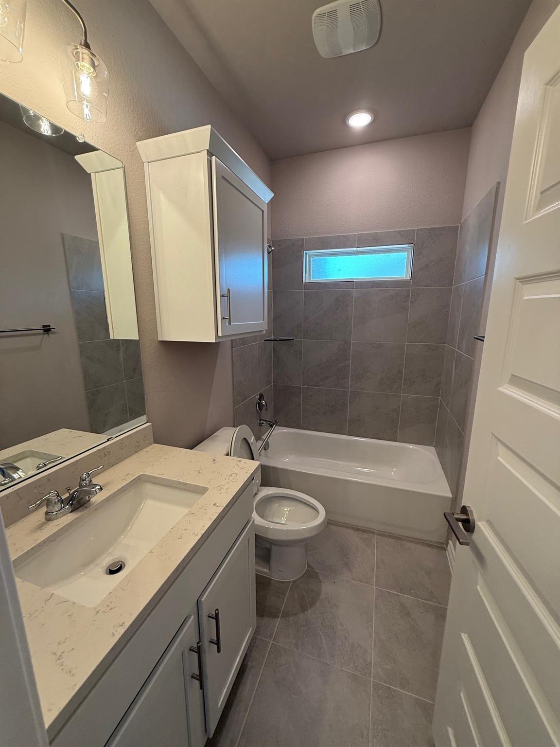 1233 Northcrest Dr, Granite Shoals, TX 78654