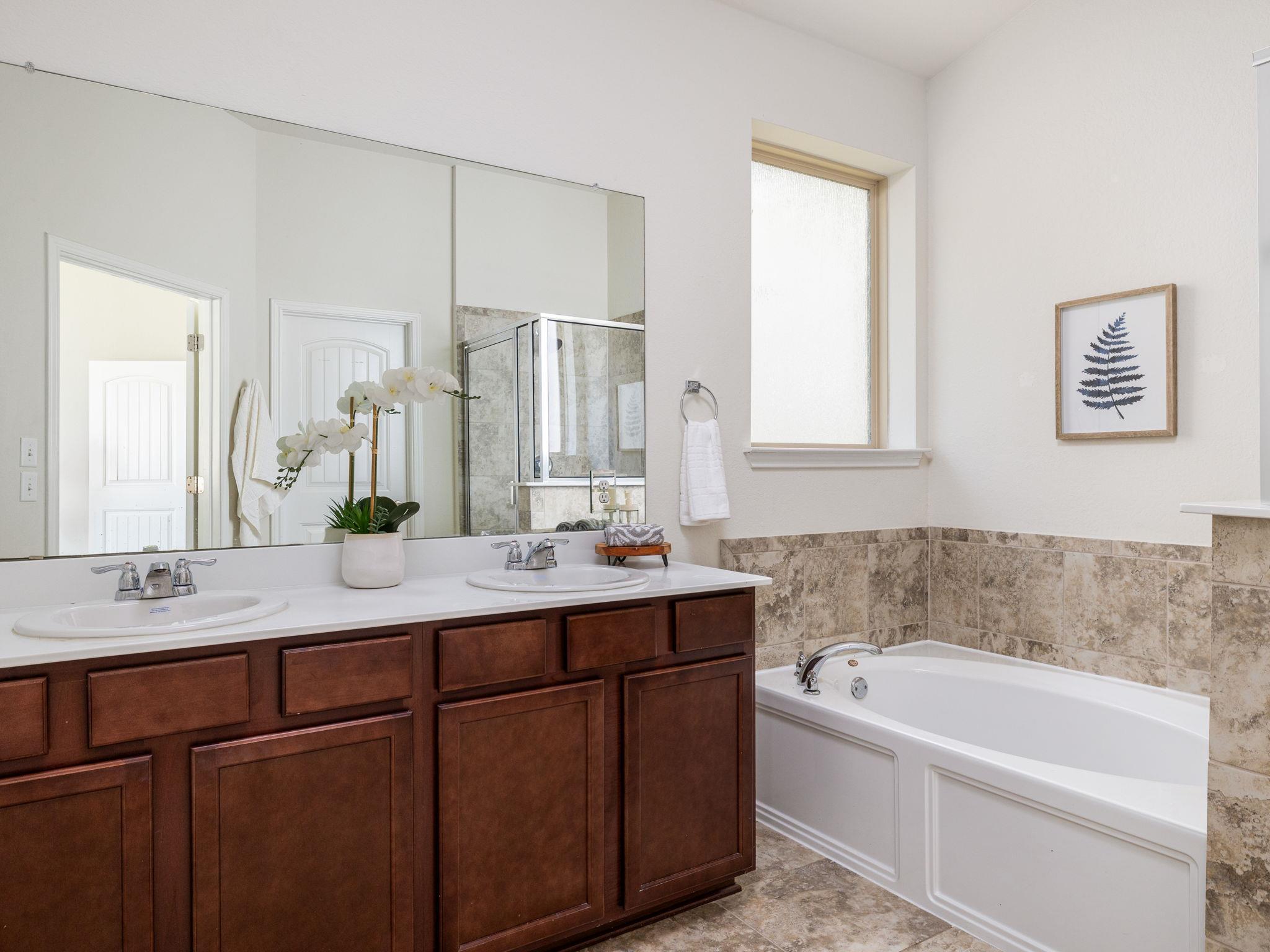 424 Spanish Star Trl, Dripping Springs, TX 78620