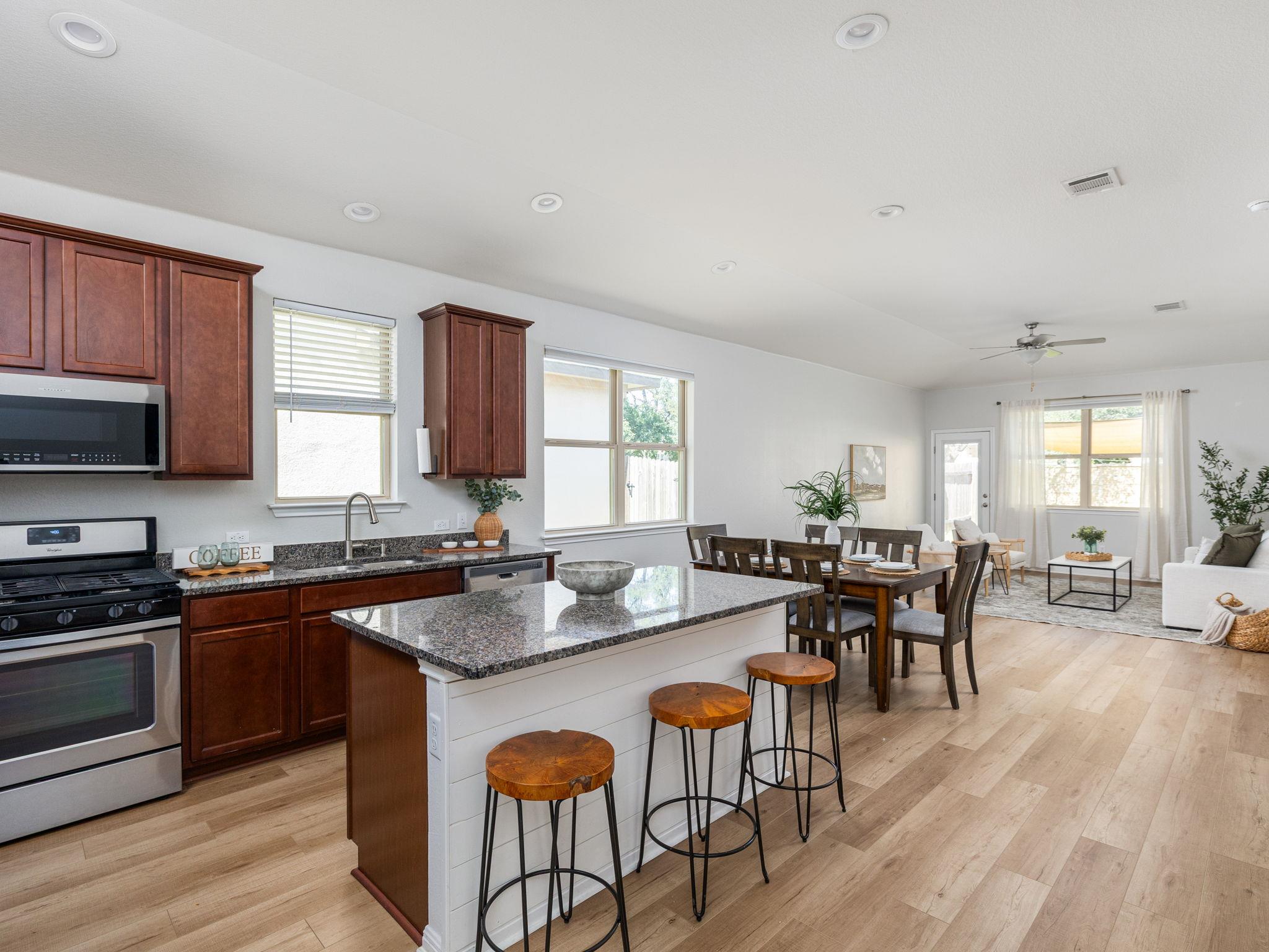 424 Spanish Star Trl, Dripping Springs, TX 78620