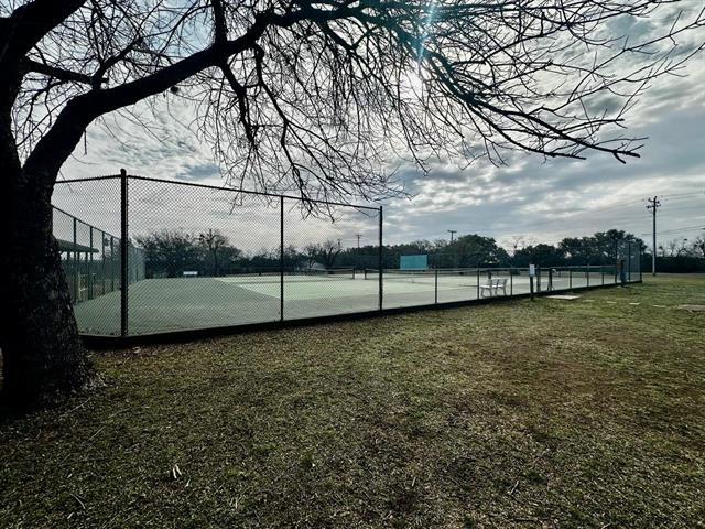 712 Coventry Rd, Spicewood, TX 78669