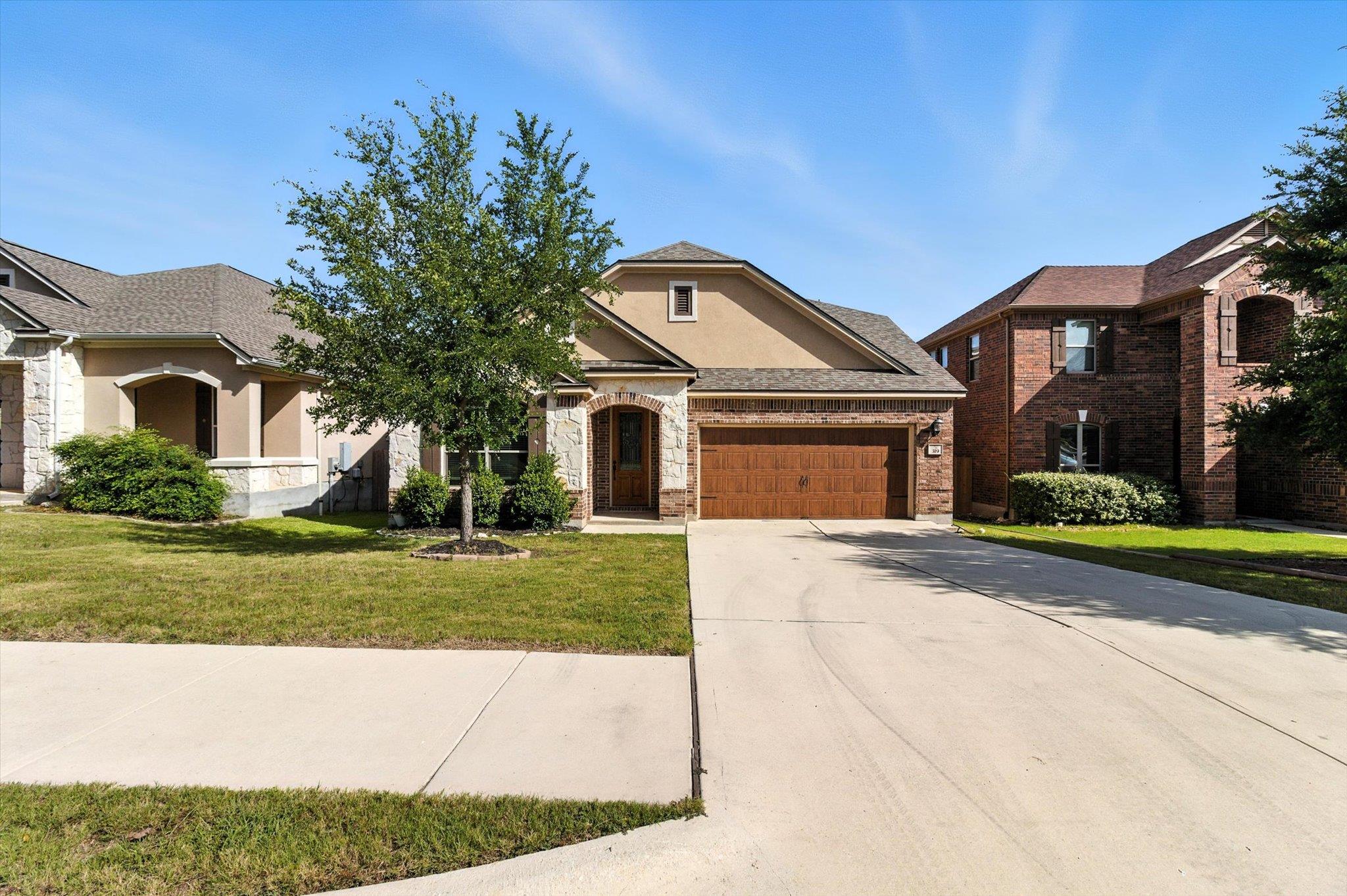 319 Hunters Hill Dr, San Marcos, TX 78666