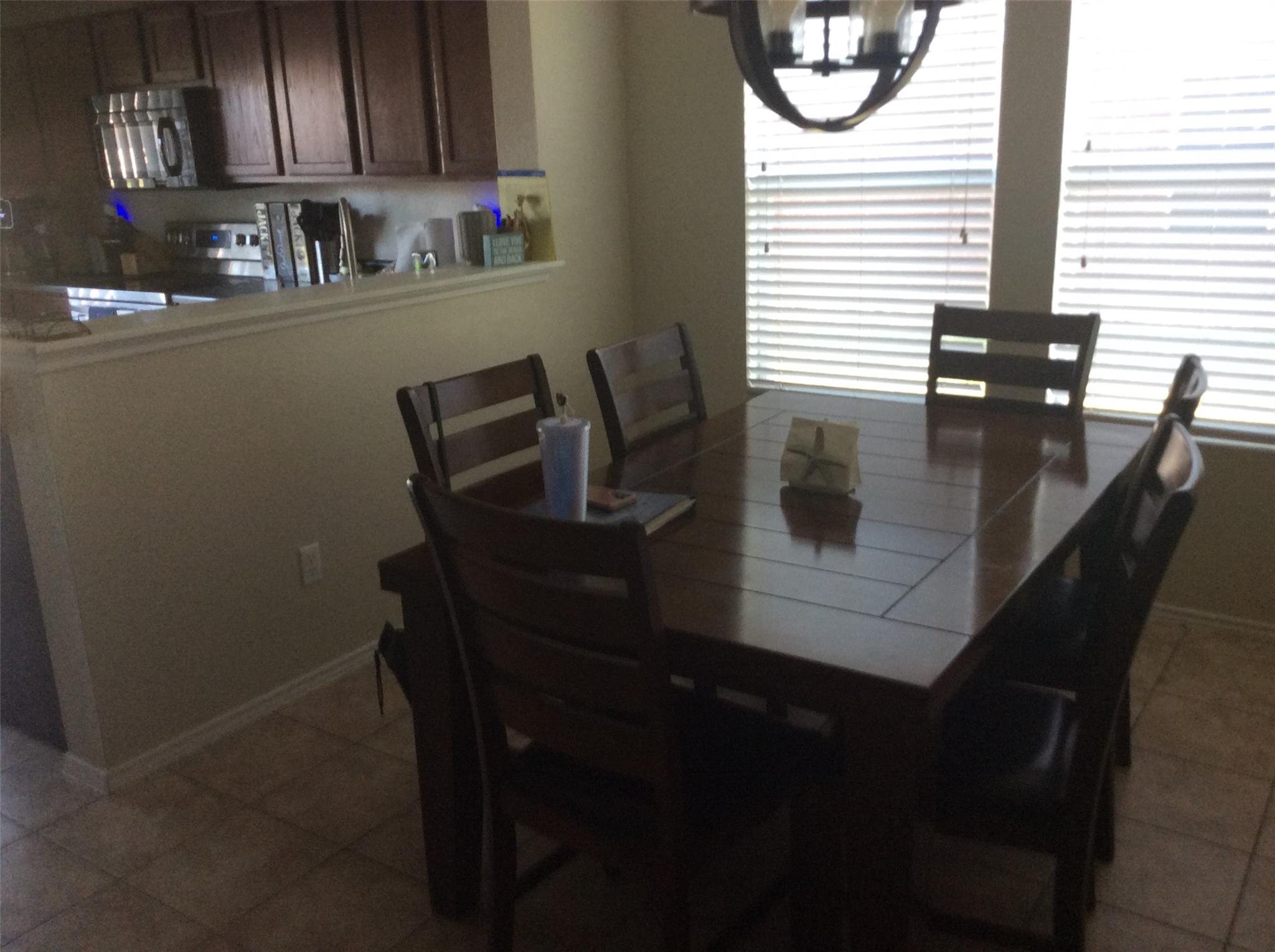 111 S Creek Bend Dr, Hutto, TX 78634