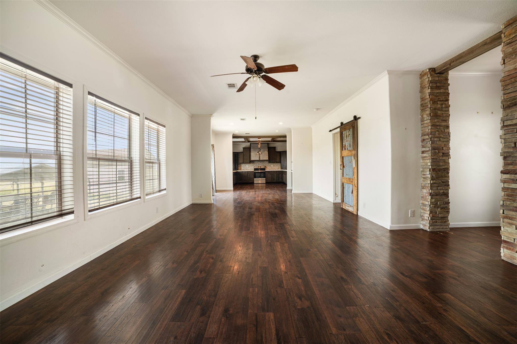 106 Battleground Cv, Taylor, TX 76574