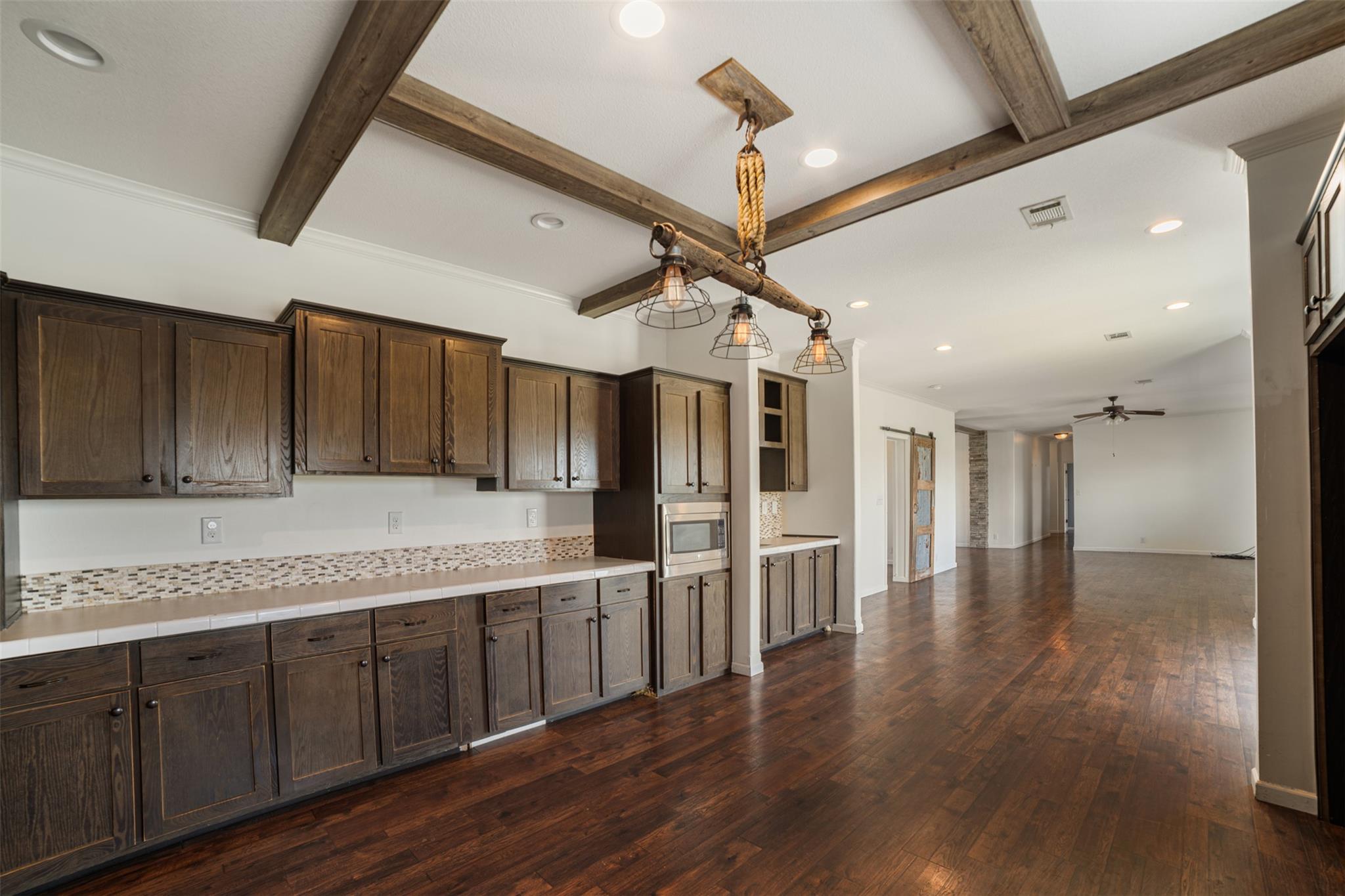 106 Battleground Cv, Taylor, TX 76574