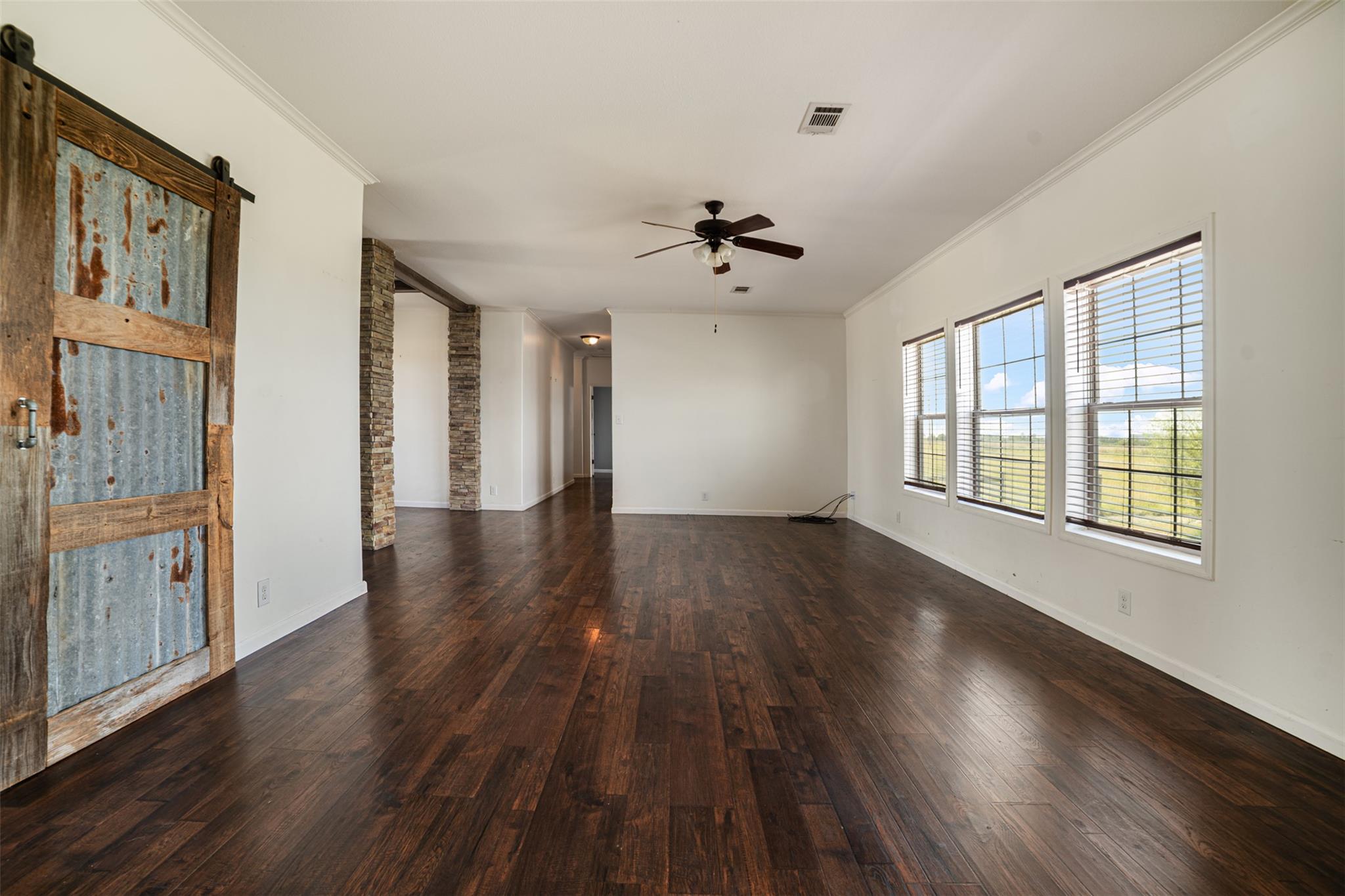 106 Battleground Cv, Taylor, TX 76574