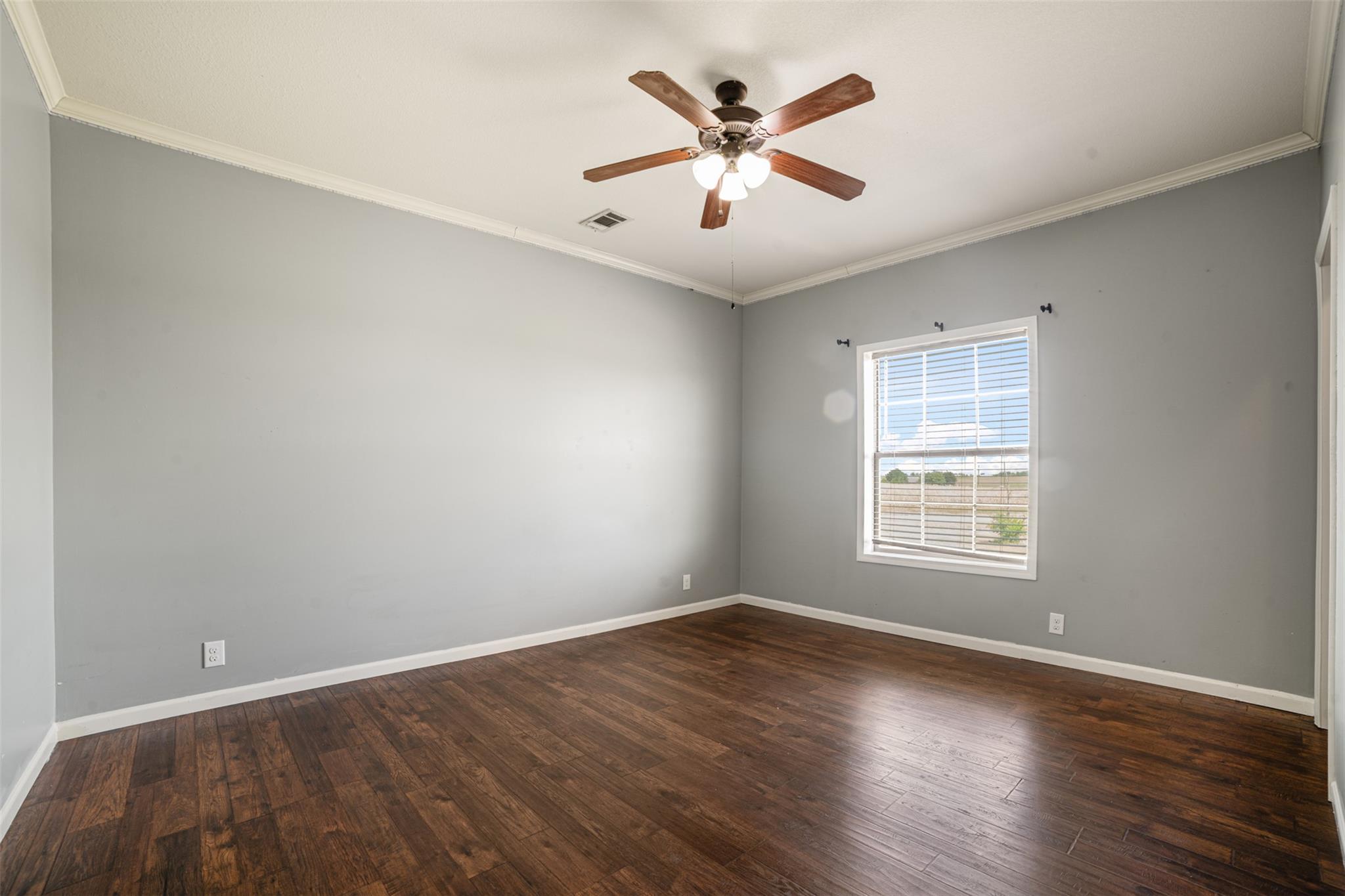 106 Battleground Cv, Taylor, TX 76574