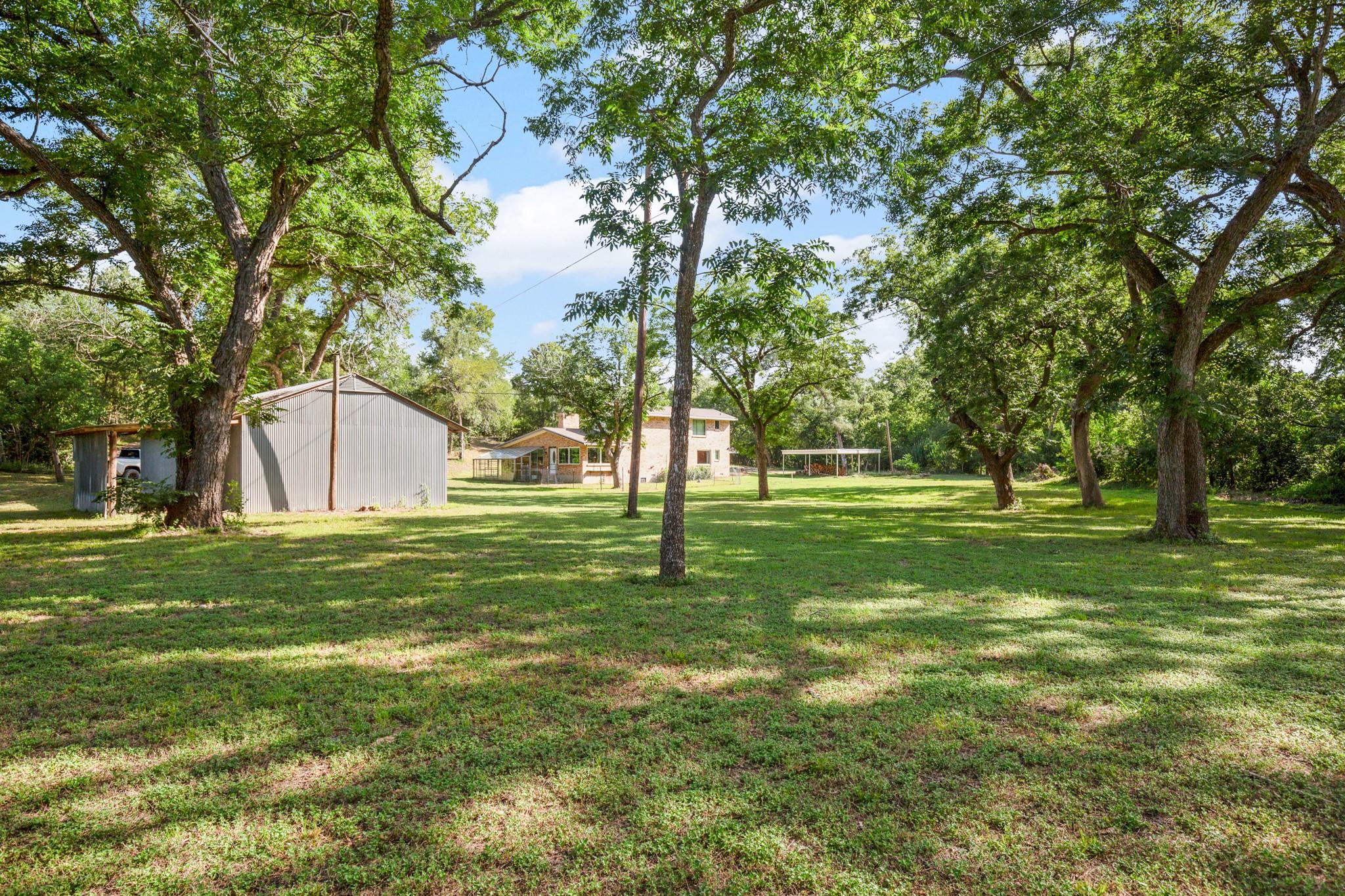 967 County Road 106, Buckholts, TX 76518