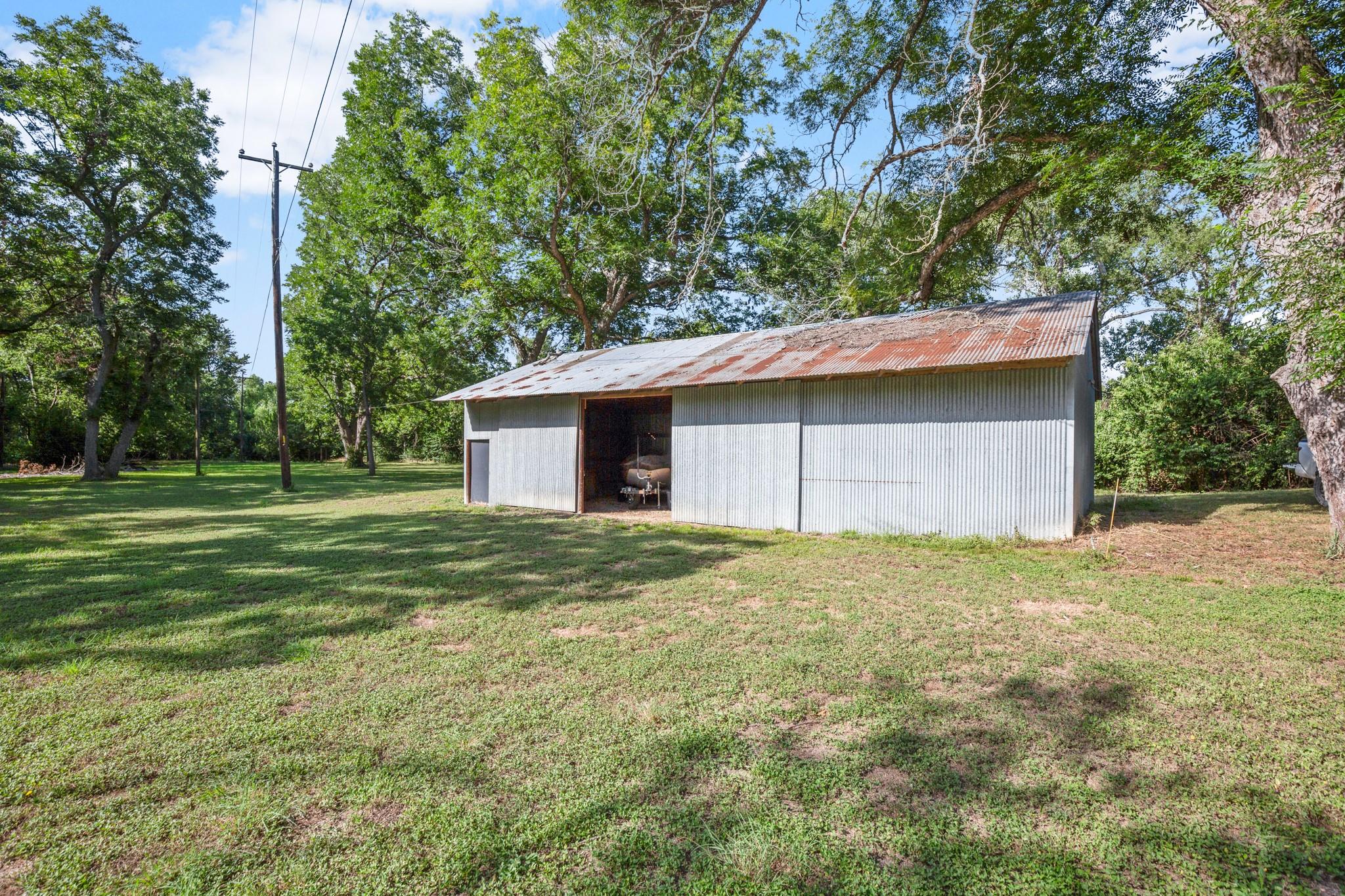 967 County Road 106, Buckholts, TX 76518