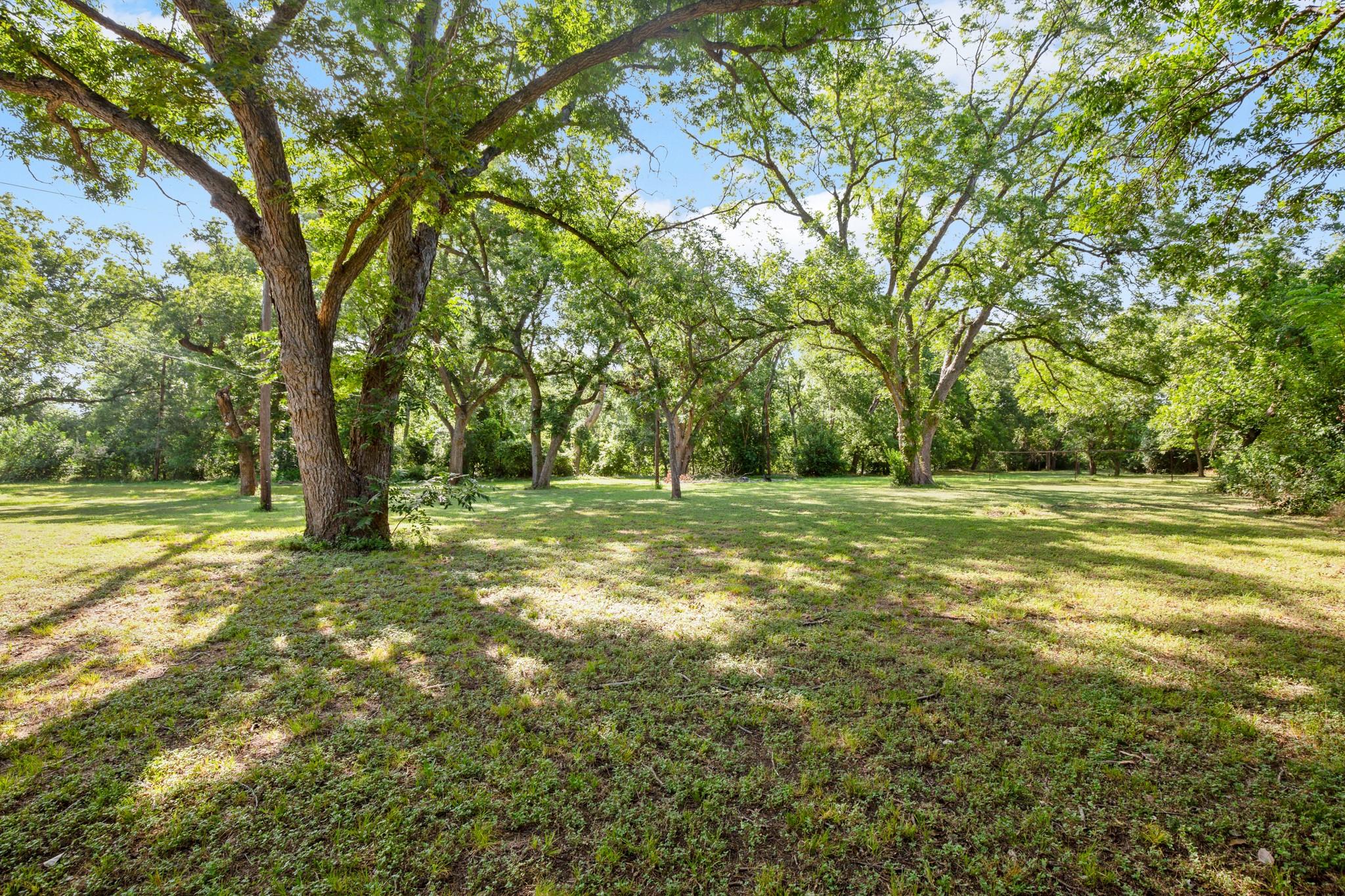 967 County Road 106, Buckholts, TX 76518