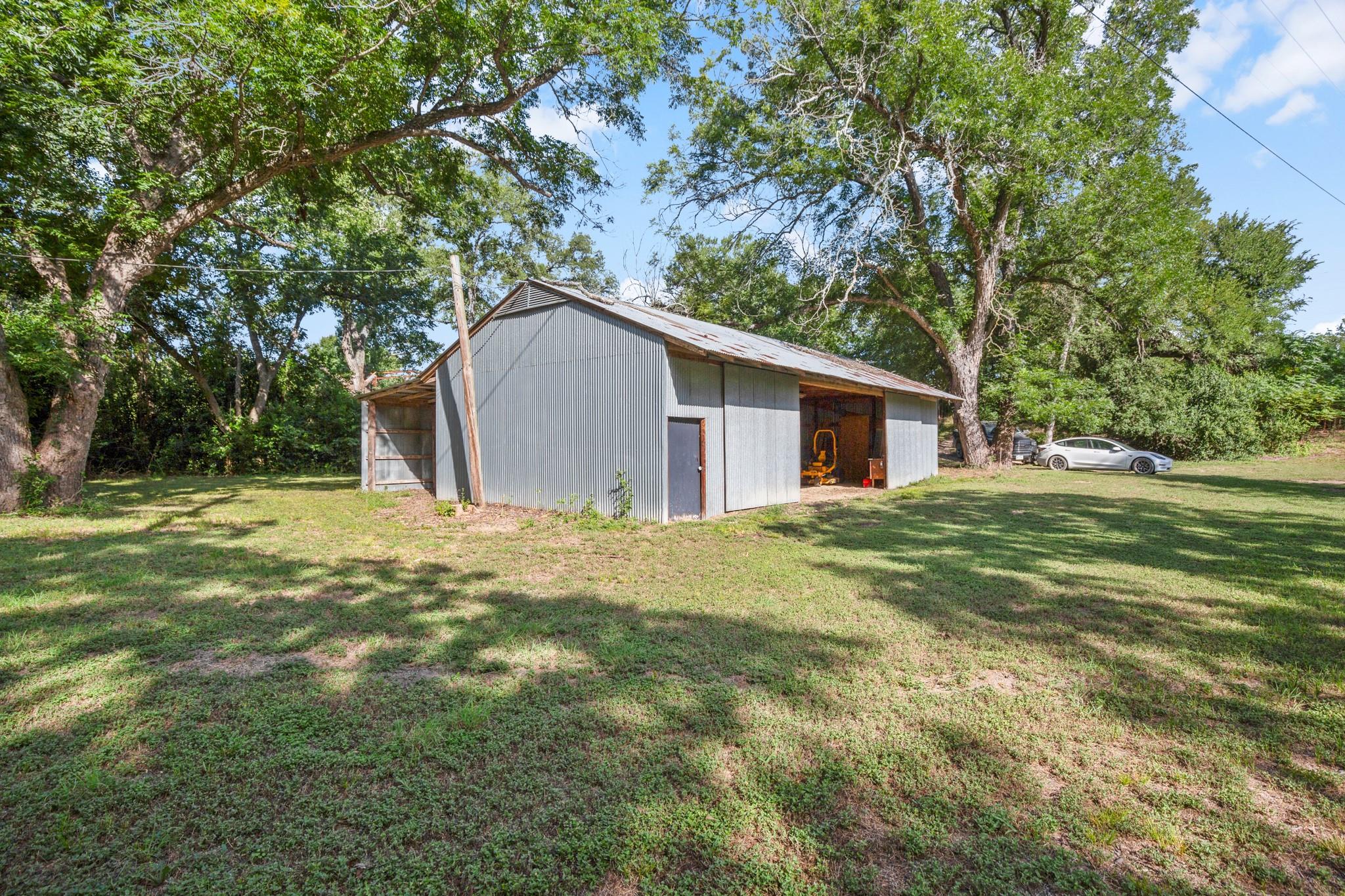 967 County Road 106, Buckholts, TX 76518
