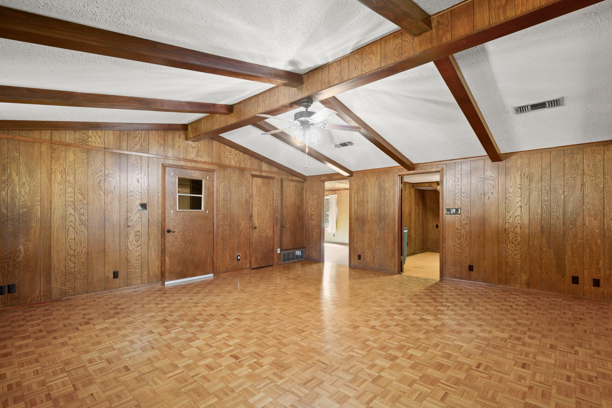 967 County Road 106, Buckholts, TX 76518