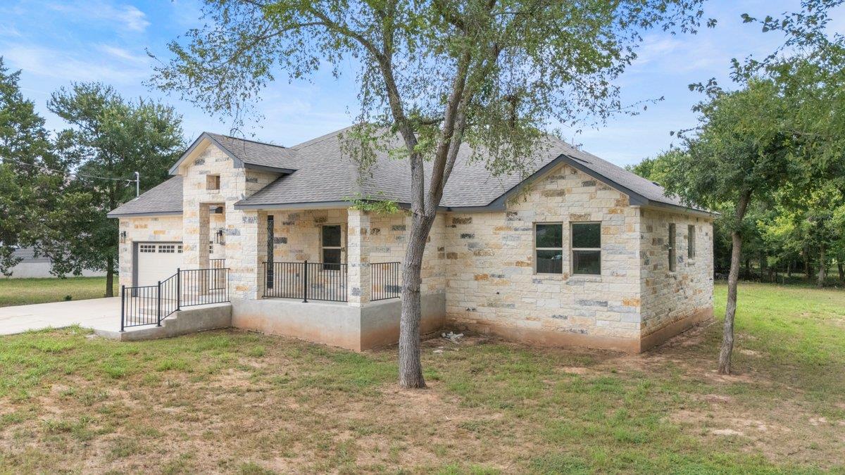 103 Haliimaile Ln, Bastrop, TX 78602