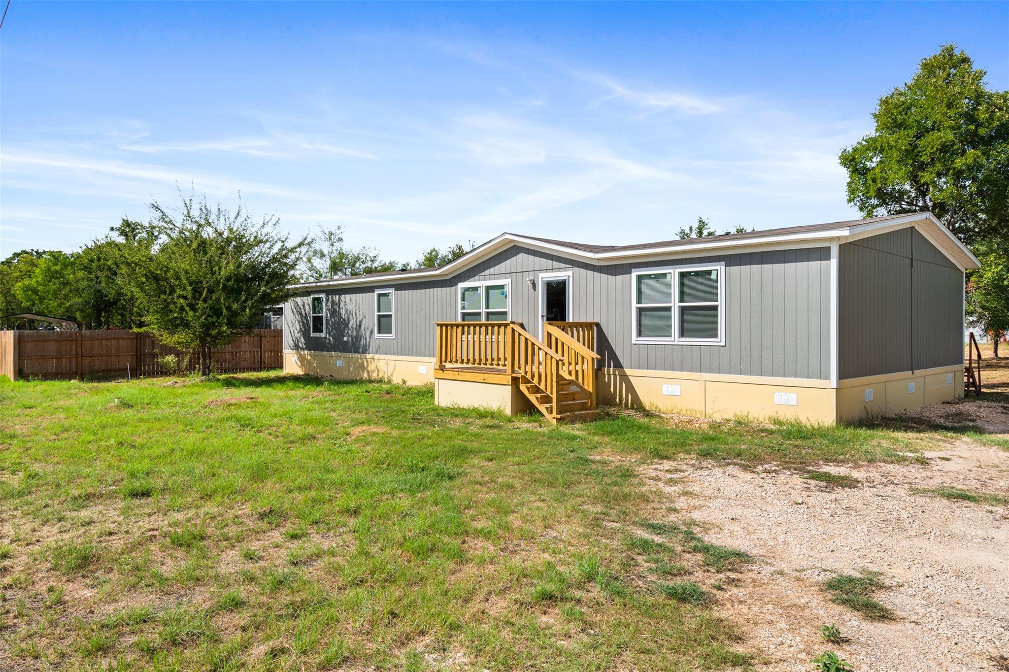 265 Hershal Ln, Cedar Creek, TX 78612