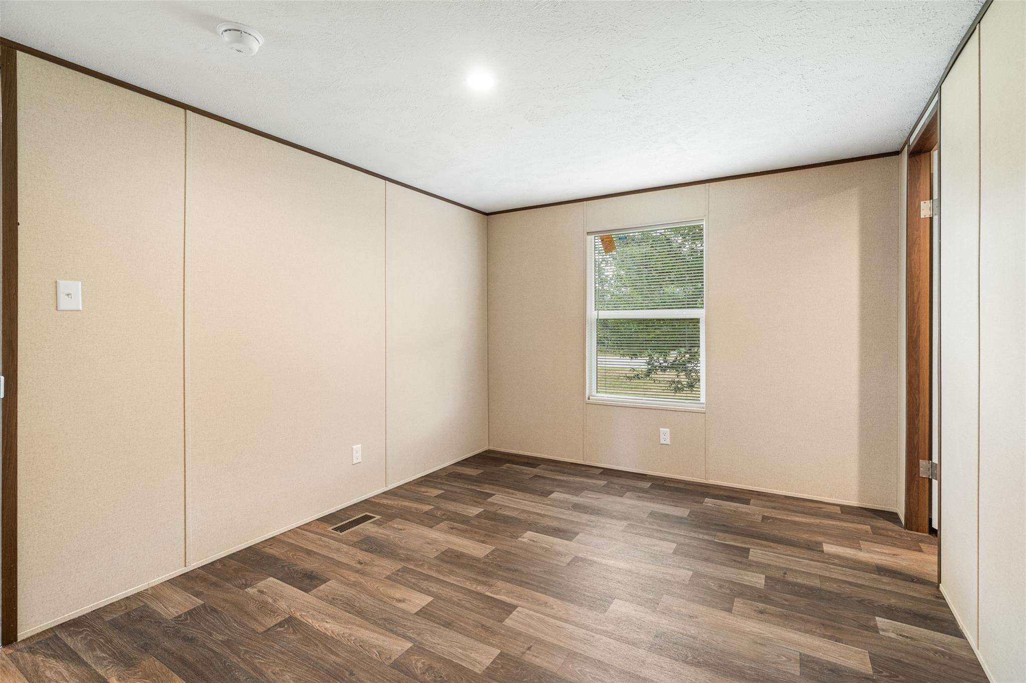 265 Hershal Ln, Cedar Creek, TX 78612