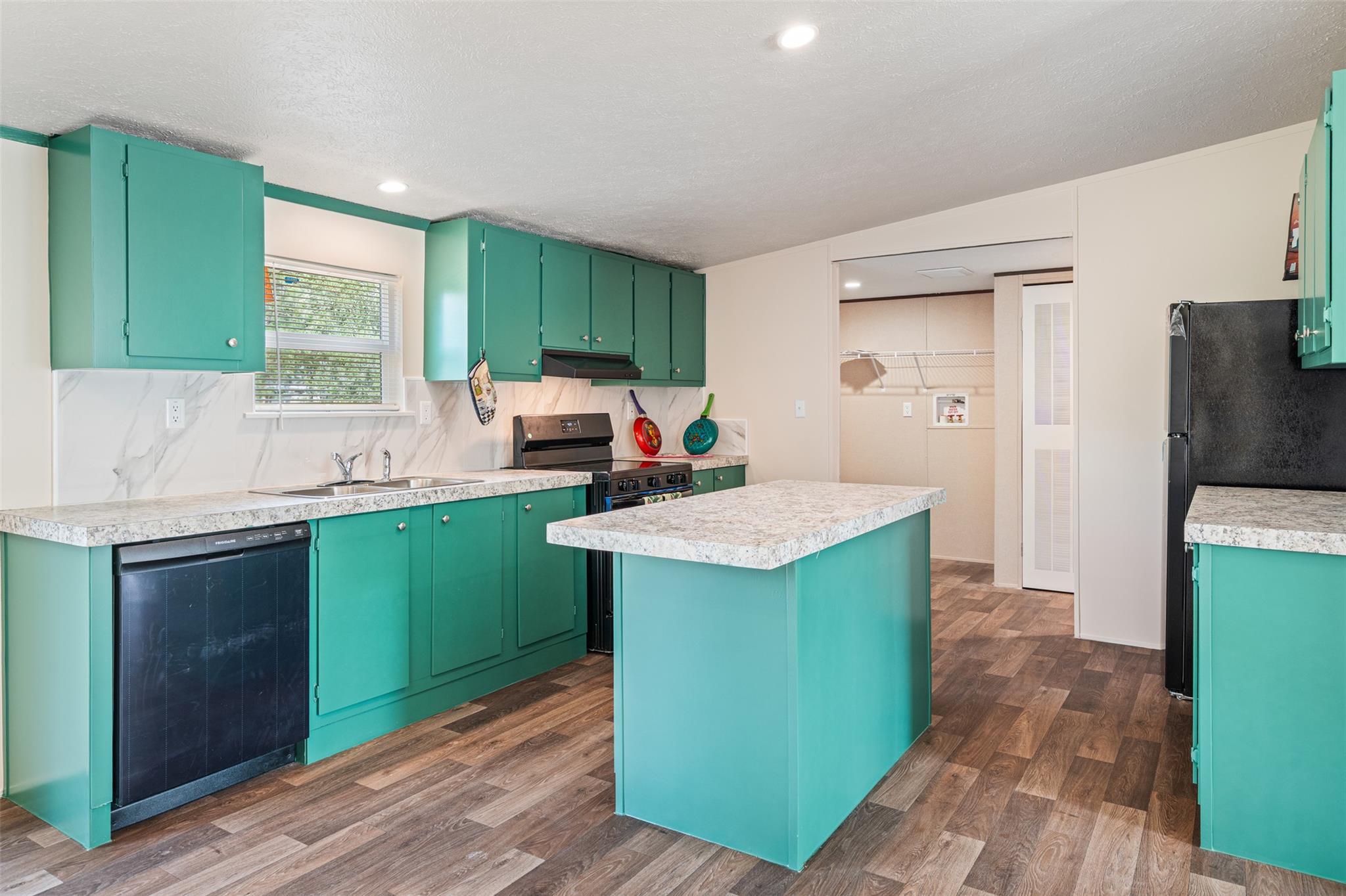 265 Hershal Ln, Cedar Creek, TX 78612