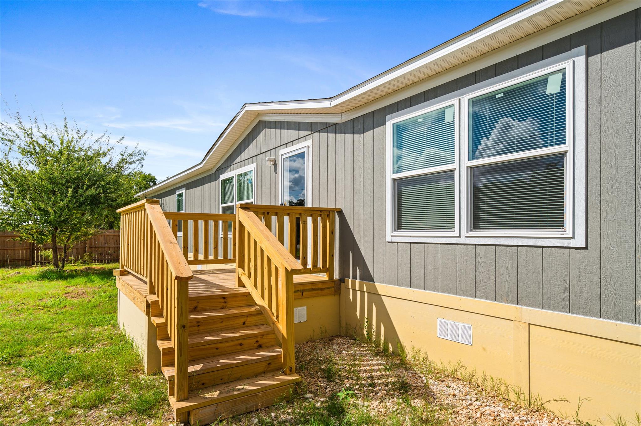 265 Hershal Ln, Cedar Creek, TX 78612