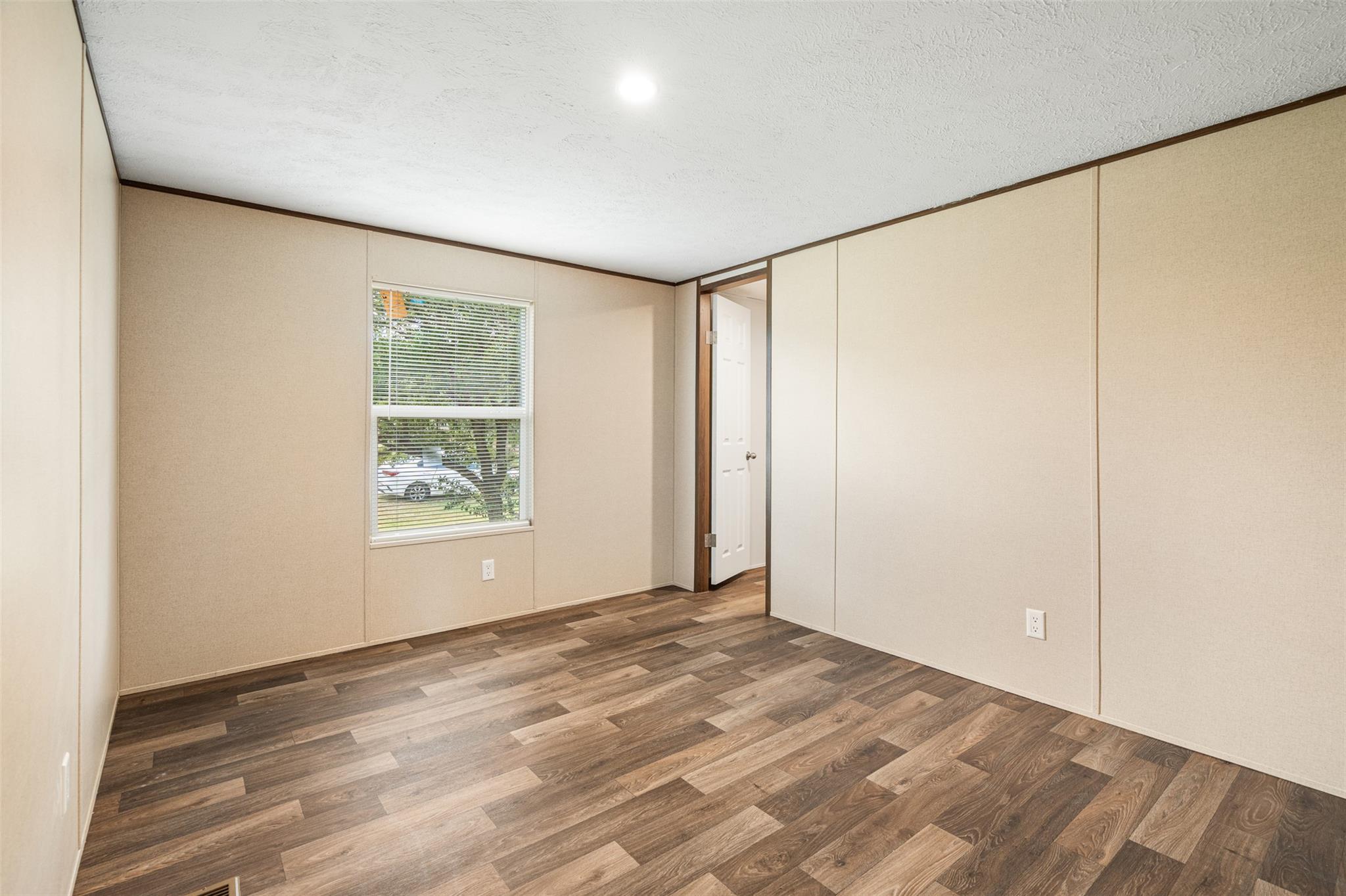 265 Hershal Ln, Cedar Creek, TX 78612