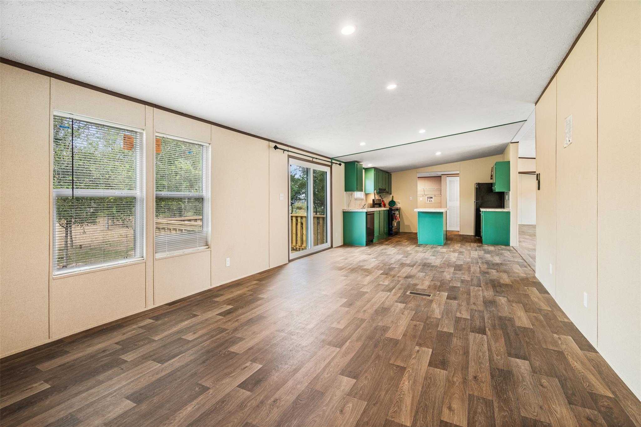 265 Hershal Ln, Cedar Creek, TX 78612