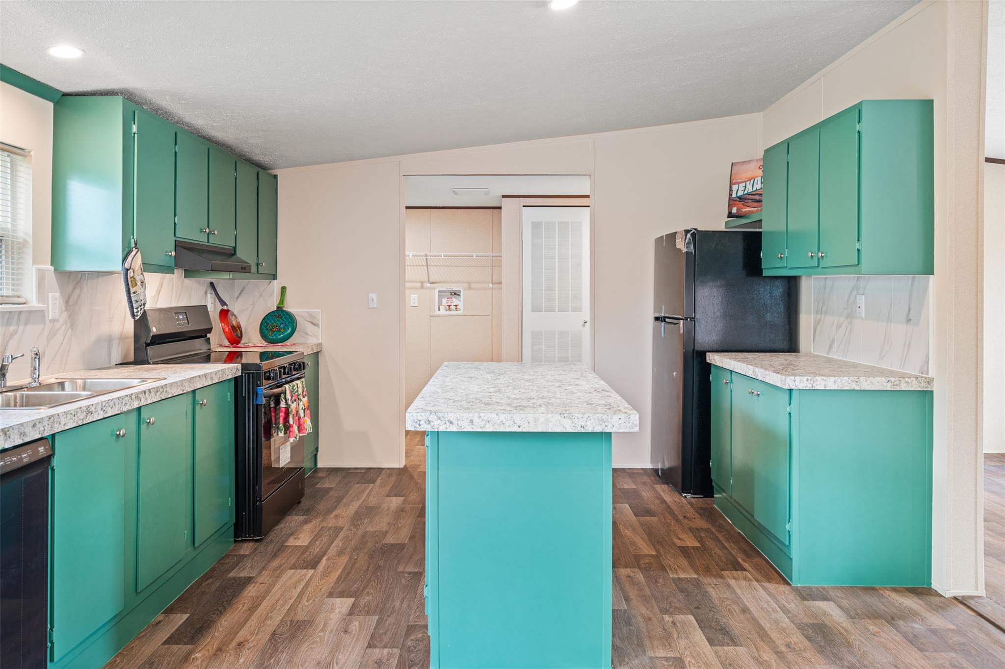 265 Hershal Ln, Cedar Creek, TX 78612