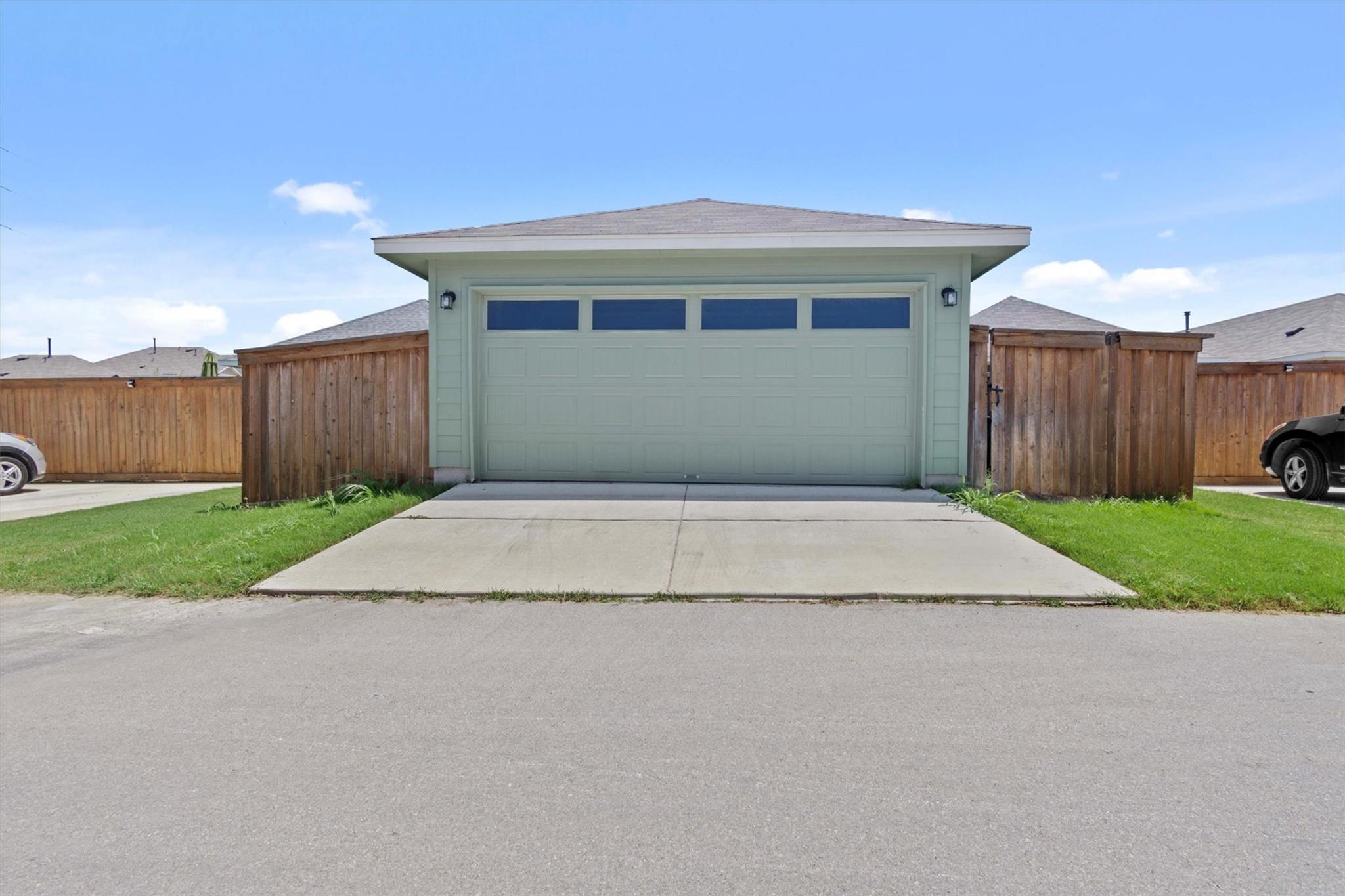 161 Rustic Glen Dr, San Marcos, TX 78666