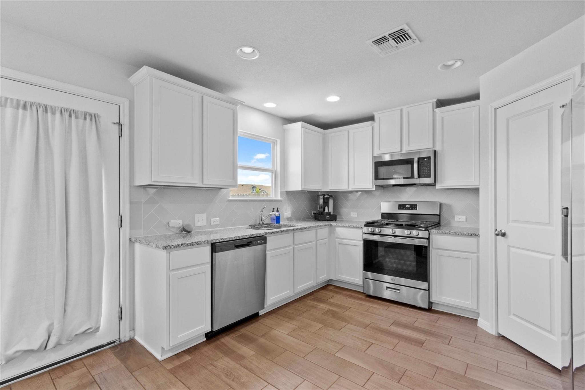 161 Rustic Glen Dr, San Marcos, TX 78666