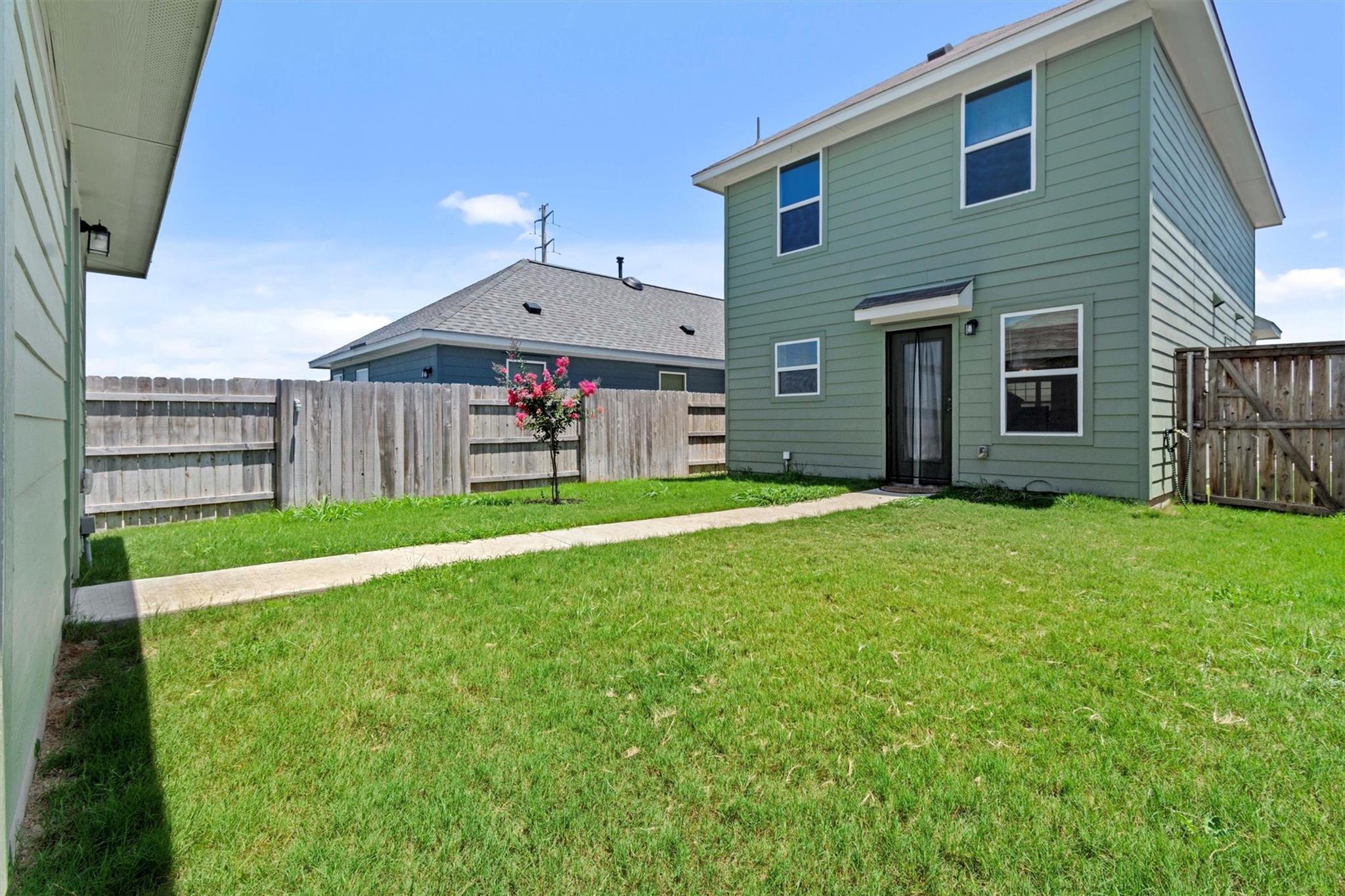 161 Rustic Glen Dr, San Marcos, TX 78666