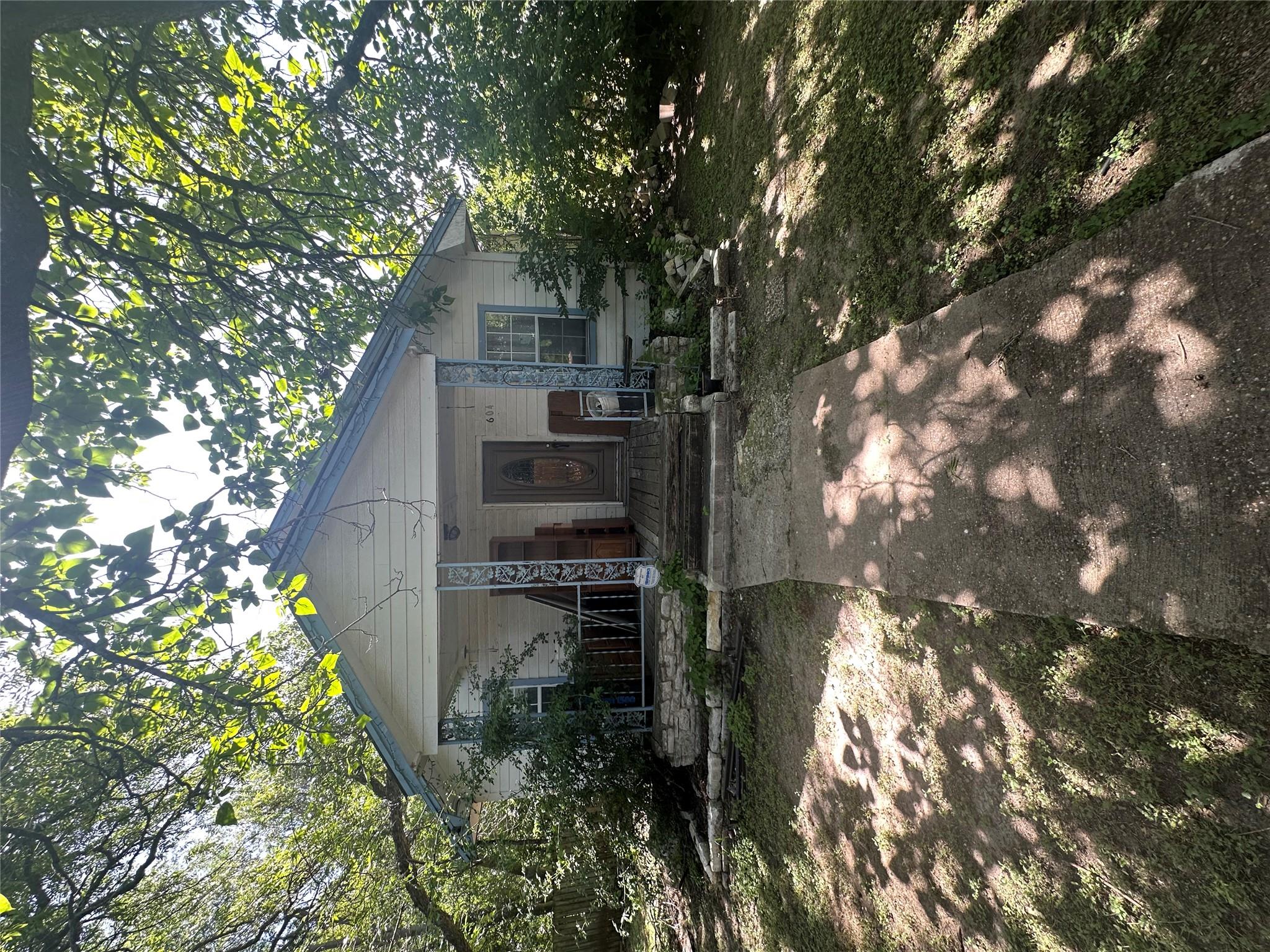 604 S Vandeveer St, Burnet, TX 78611