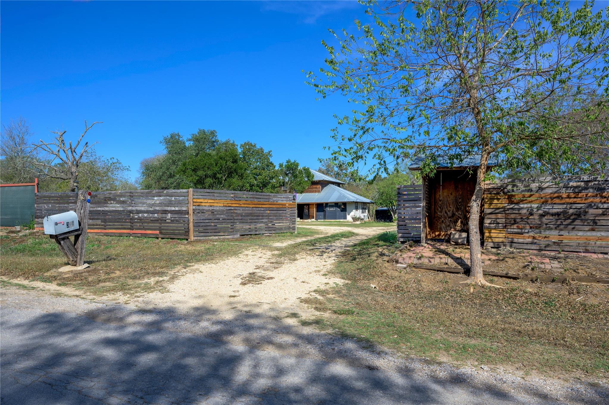 368 Lytton Ln, Dale, TX 78616