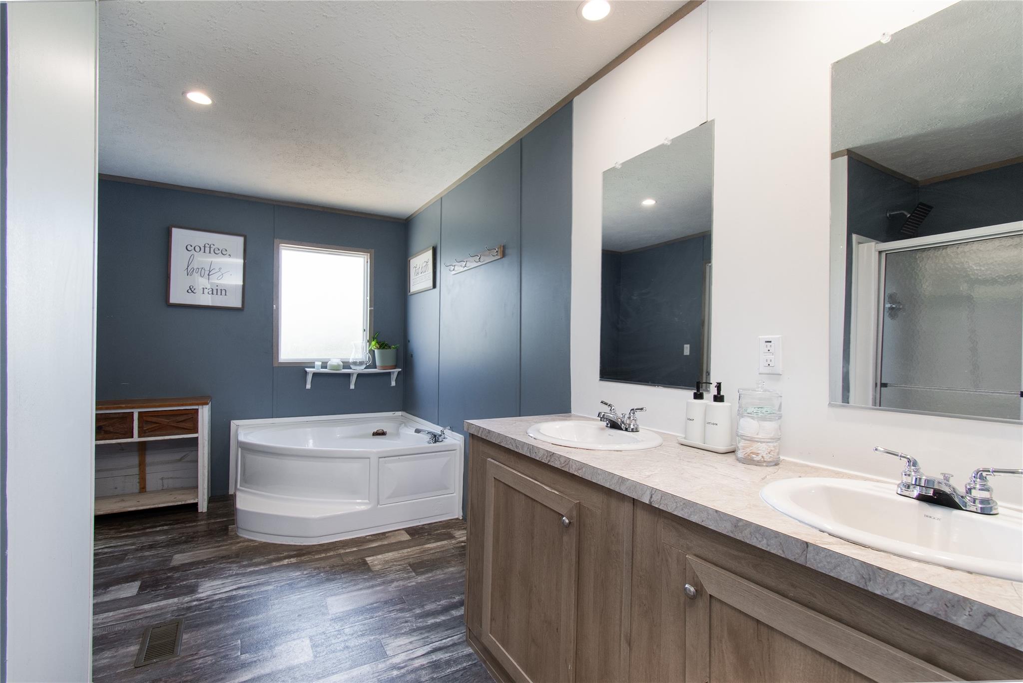 1293 Remington Cir, Moody, TX 76557