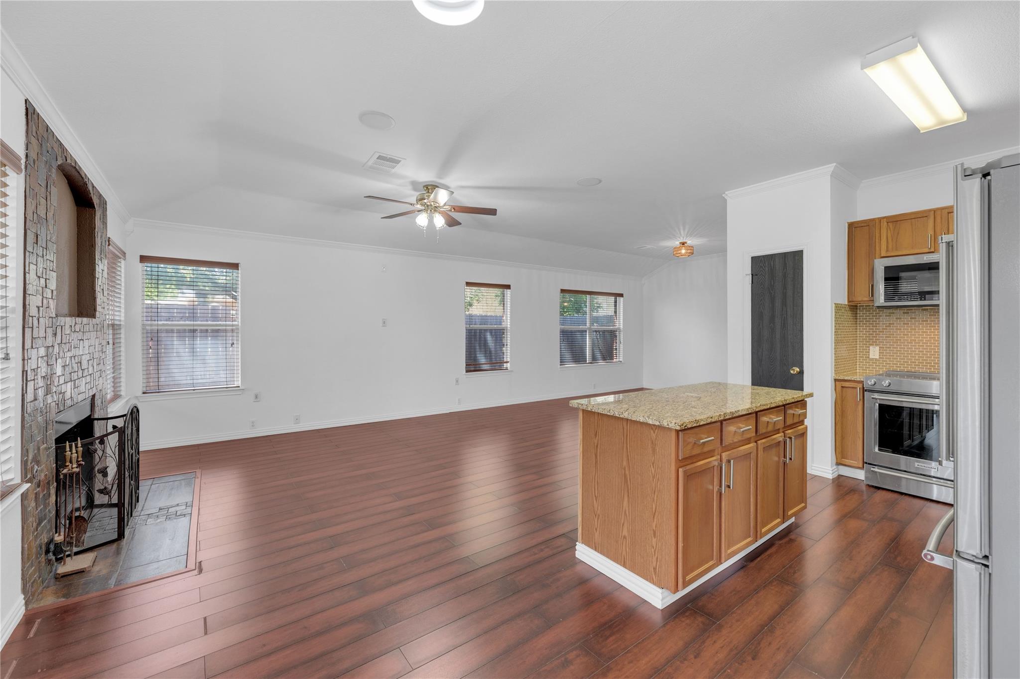 917 Twisted Fence Dr, Pflugerville, TX 78660
