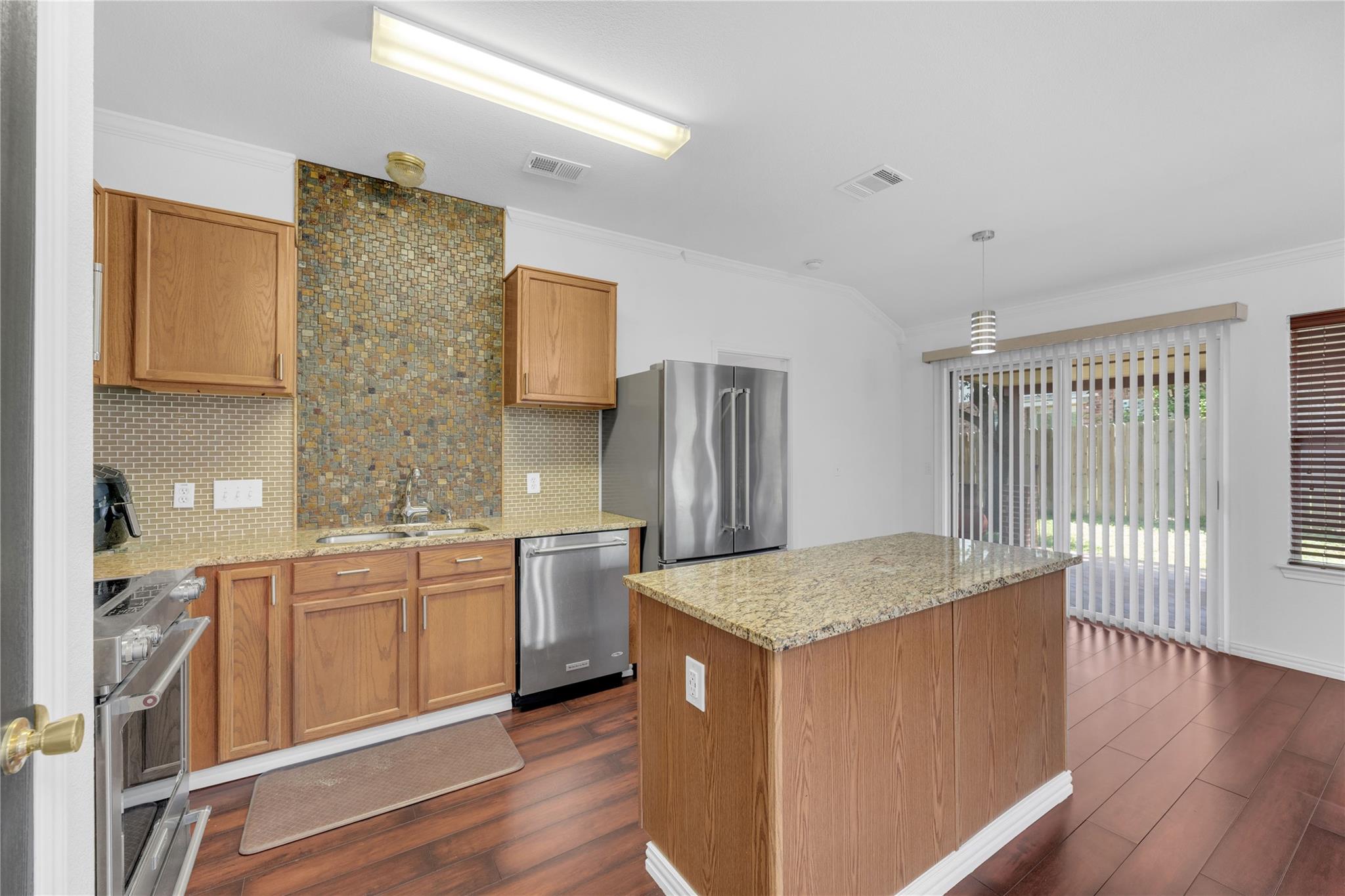 917 Twisted Fence Dr, Pflugerville, TX 78660