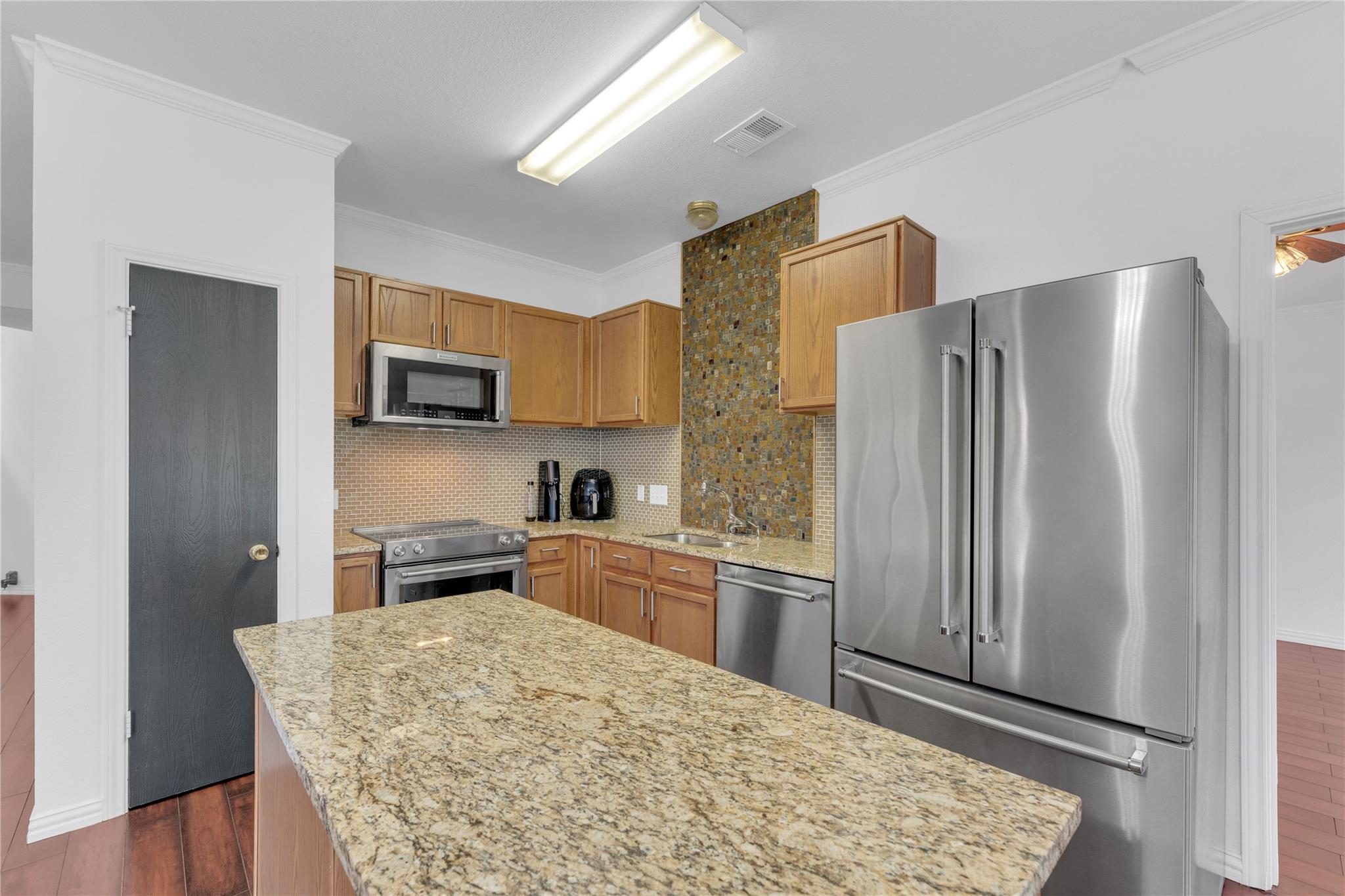 917 Twisted Fence Dr, Pflugerville, TX 78660
