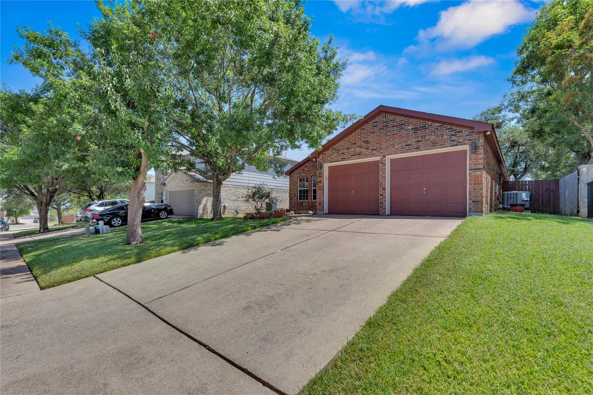 917 Twisted Fence Dr, Pflugerville, TX 78660