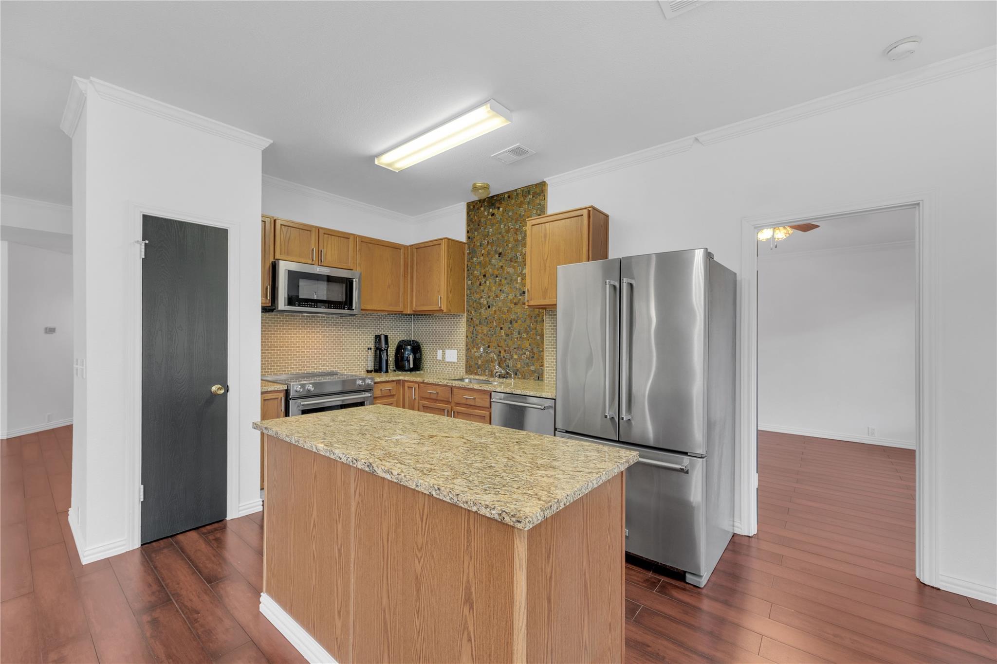 917 Twisted Fence Dr, Pflugerville, TX 78660