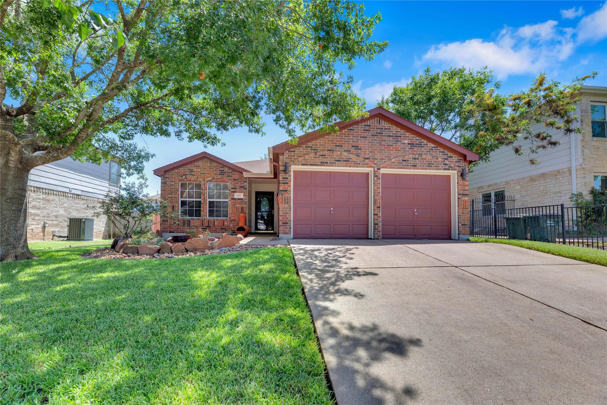 917 Twisted Fence Dr, Pflugerville, TX 78660